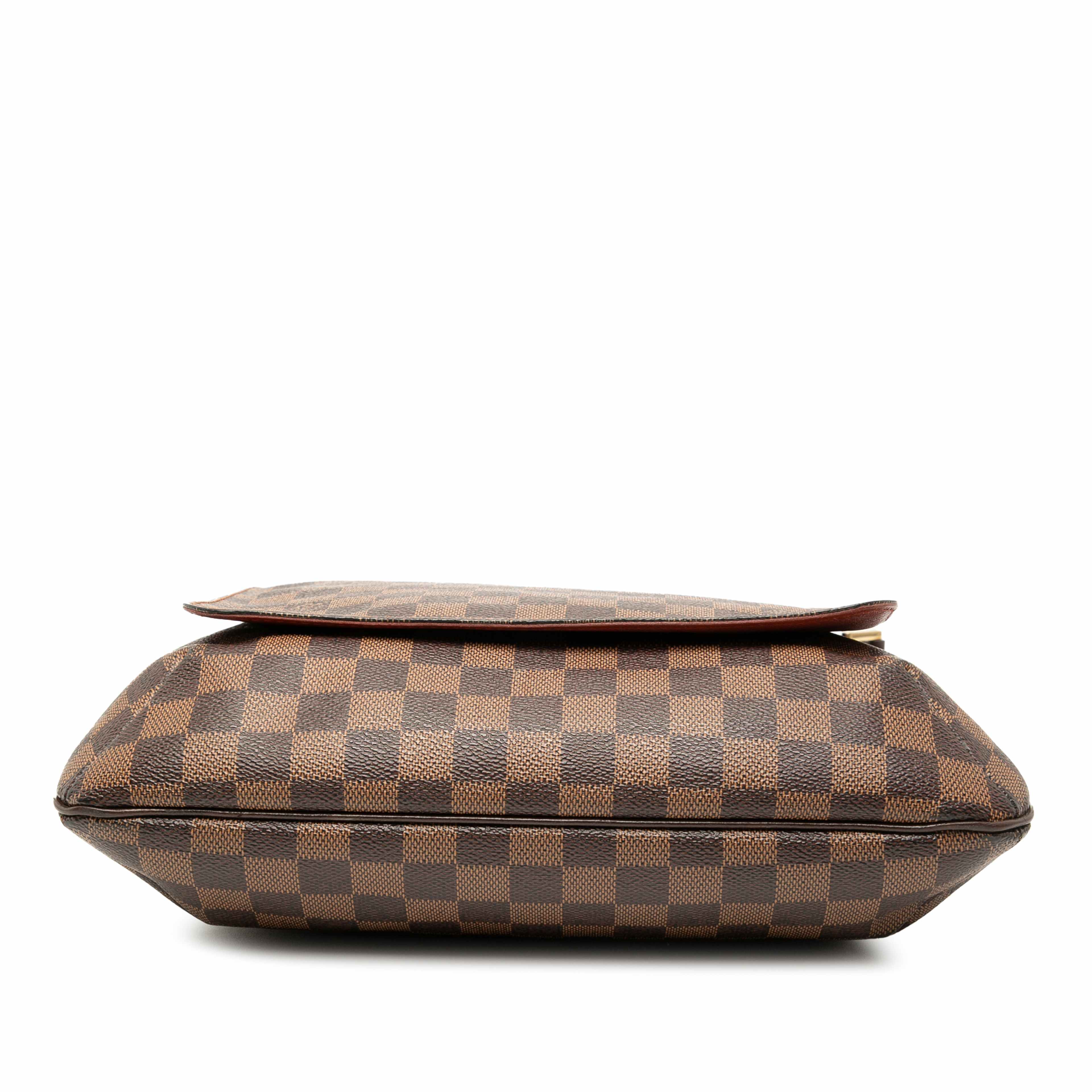 Louis Vuitton Damier Ebene Musette Salsa Gm, från Luxclusif, i färgen brown. Klicka för att öppna bilden i stort format