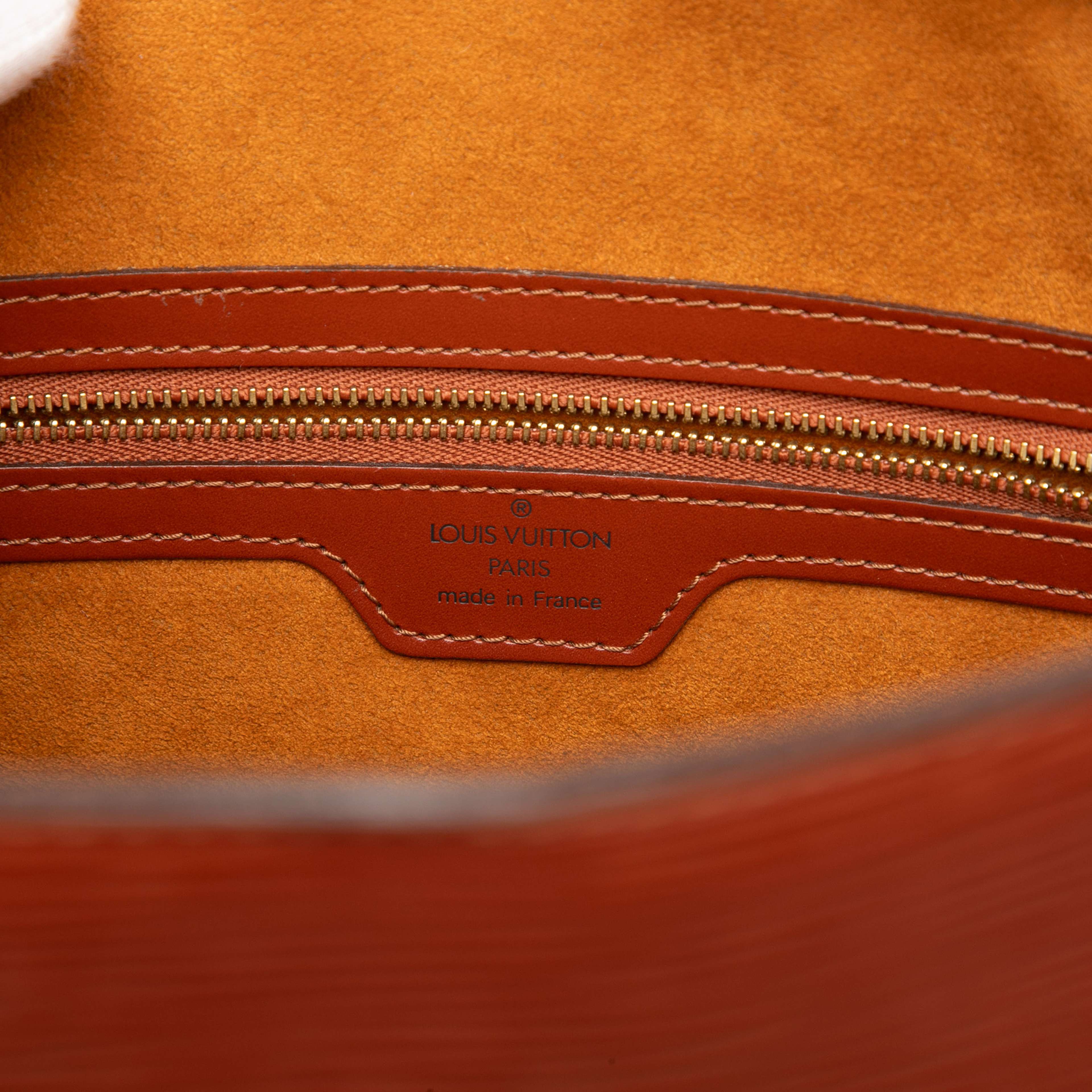 Louis Vuitton Epi Lussac, från Luxclusif, i färgen brown. Klicka för att öppna bilden i stort format