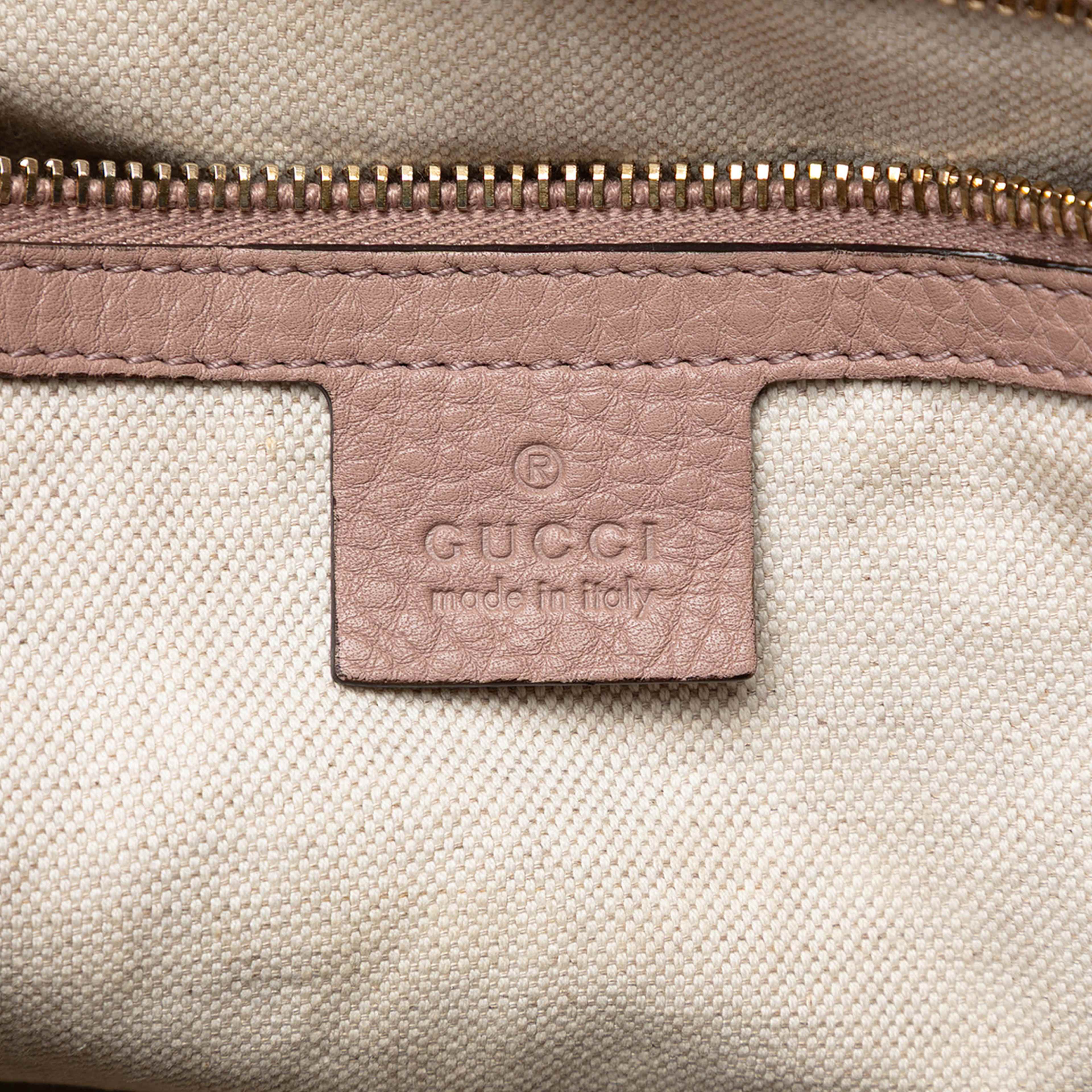 Gucci Medium Calfskin Bamboo Shopper Boston Bag, från Luxclusif, i färgen pink. Klicka för att öppna bilden i stort format