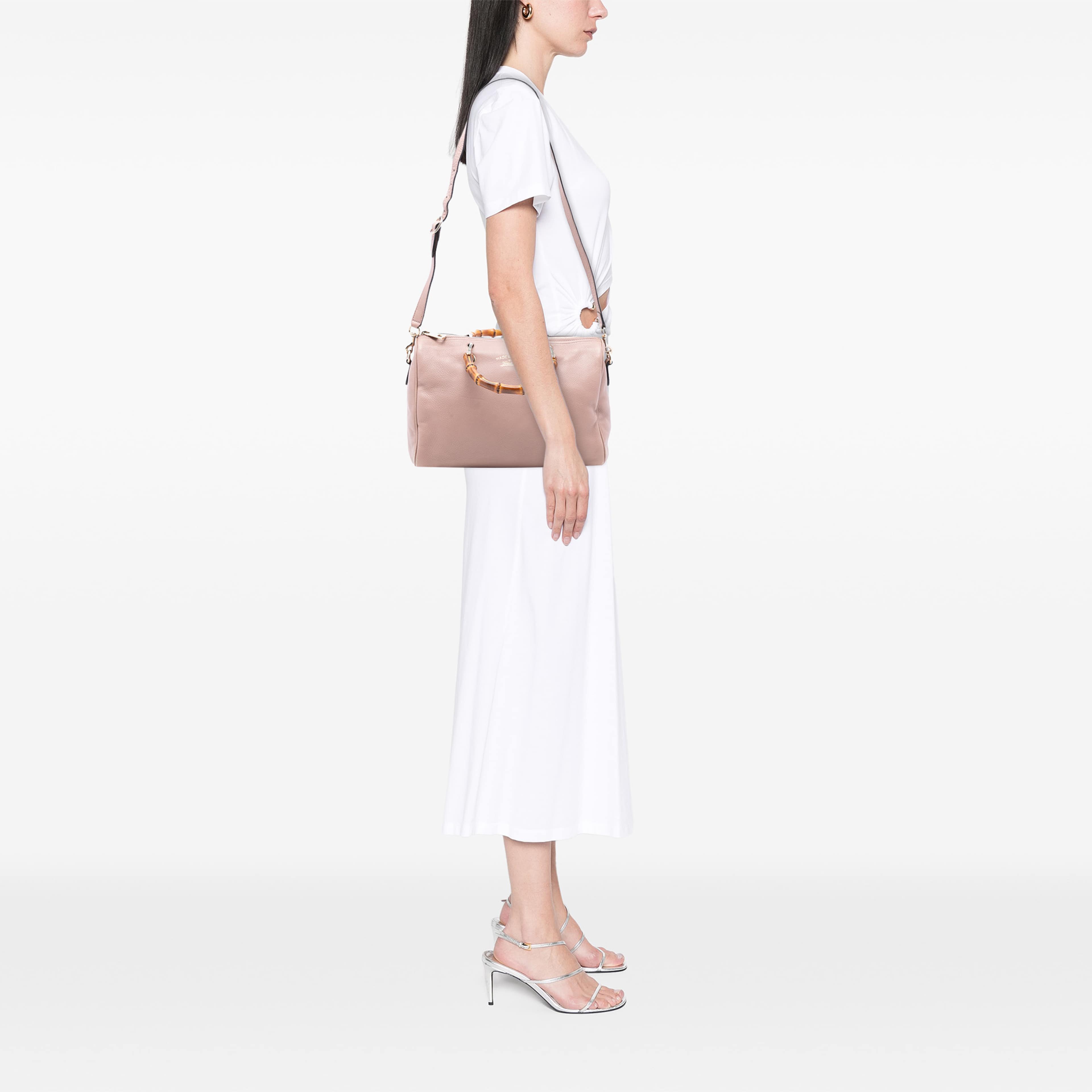 Gucci Medium Calfskin Bamboo Shopper Boston Bag, från Luxclusif, i färgen rosa. Klicka för att öppna bilden i stort format