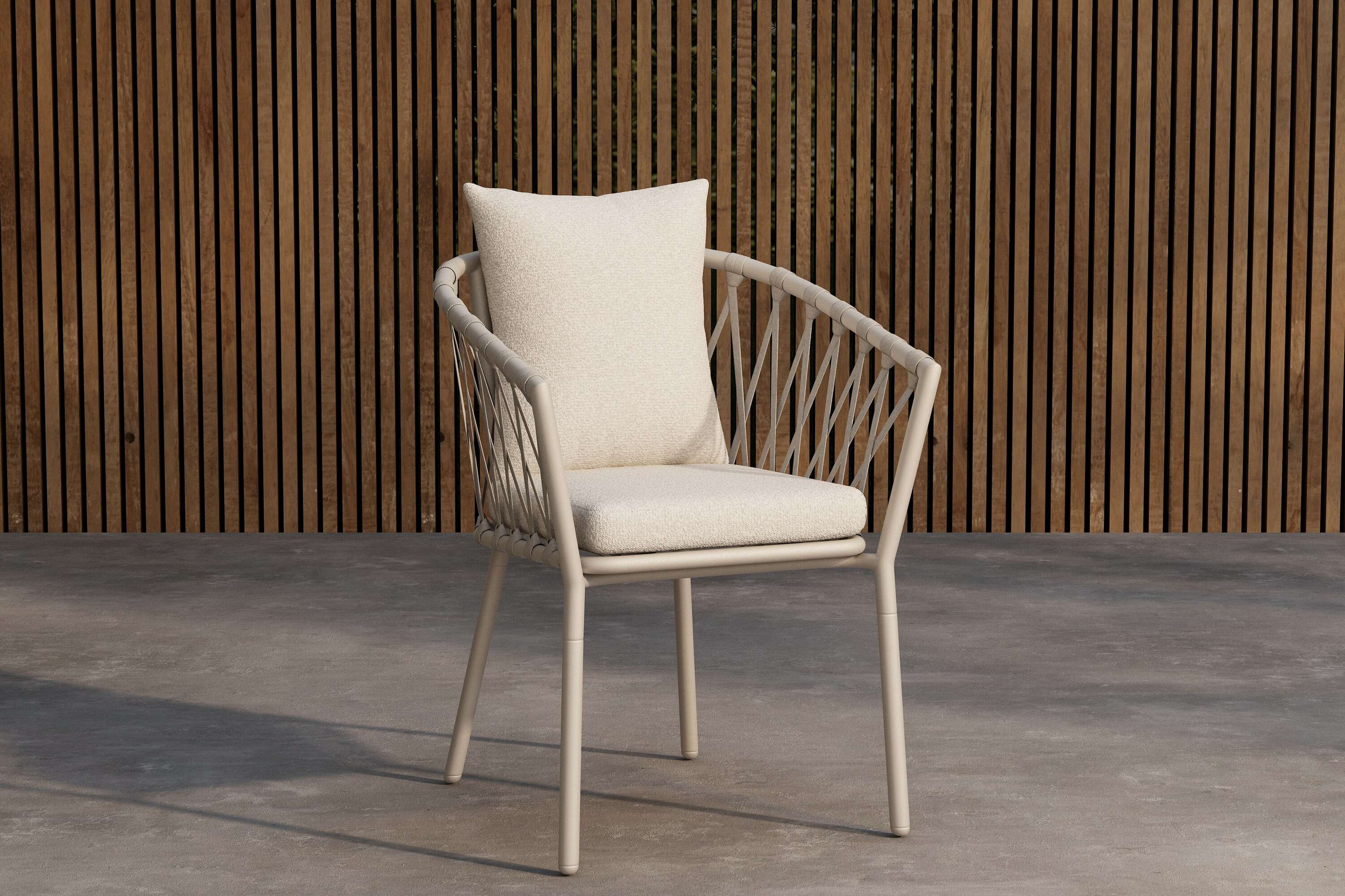 Linos Matstol 2-pack, från Venture Home, i färgen beige,white. Klicka för att öppna bilden i stort format