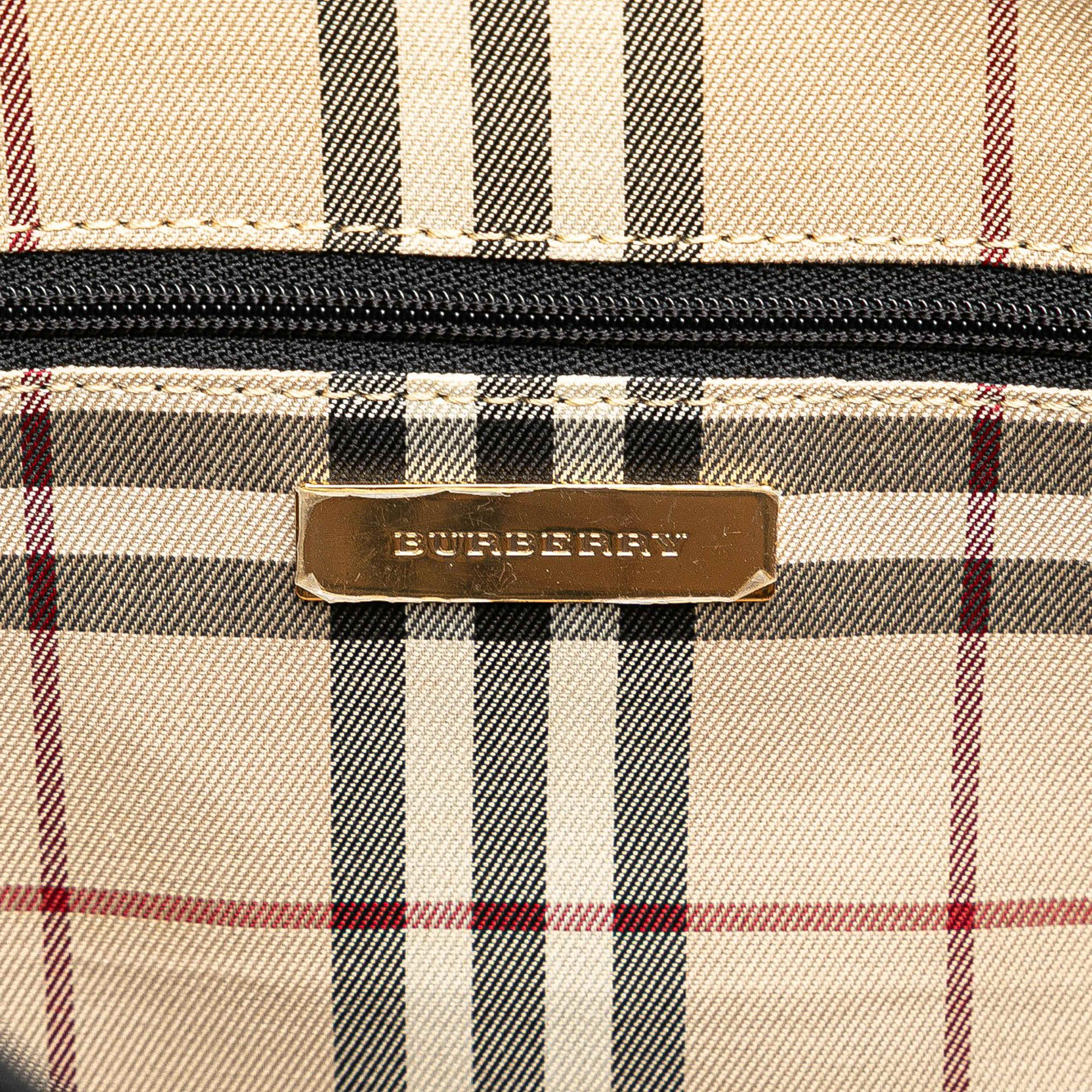 Burberry Leather Shoulder Bag, från Luxclusif, i färgen black.