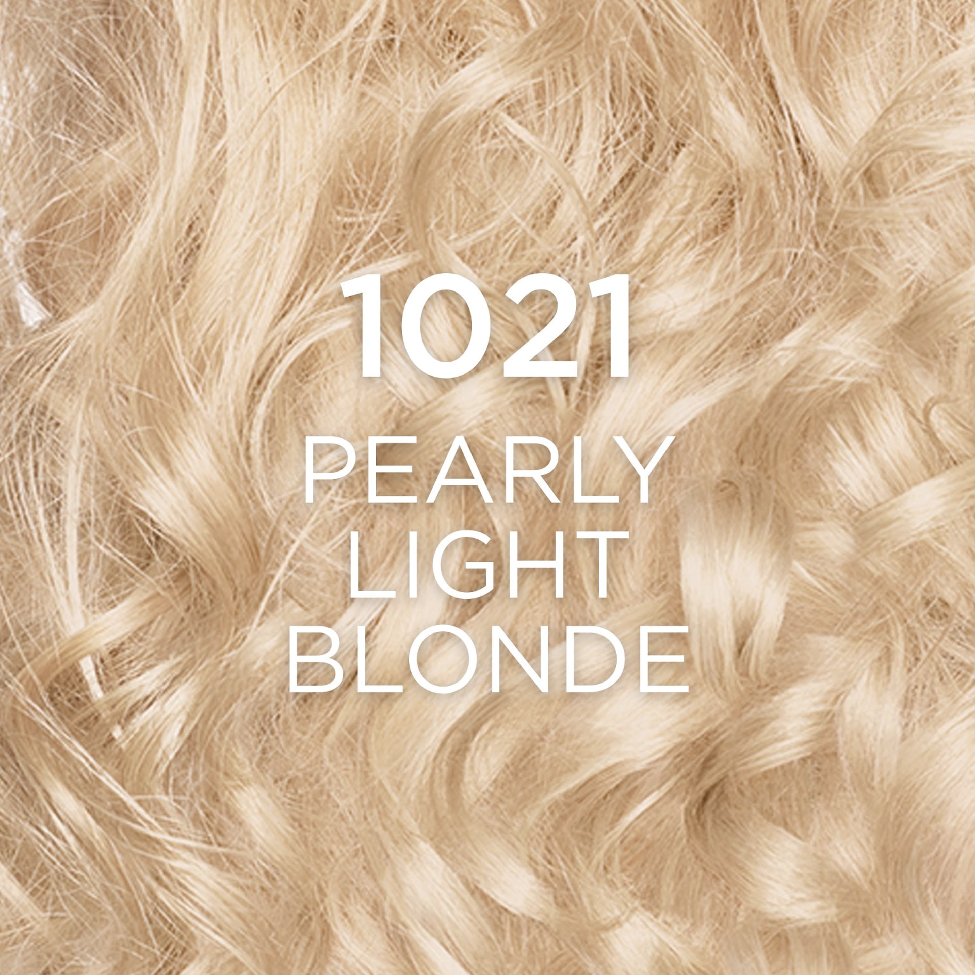 Casting Créme Gloss, från L'Oréal Paris, i färgen 1021 Pearly Light Blonde. Klicka för att öppna bilden i stort format