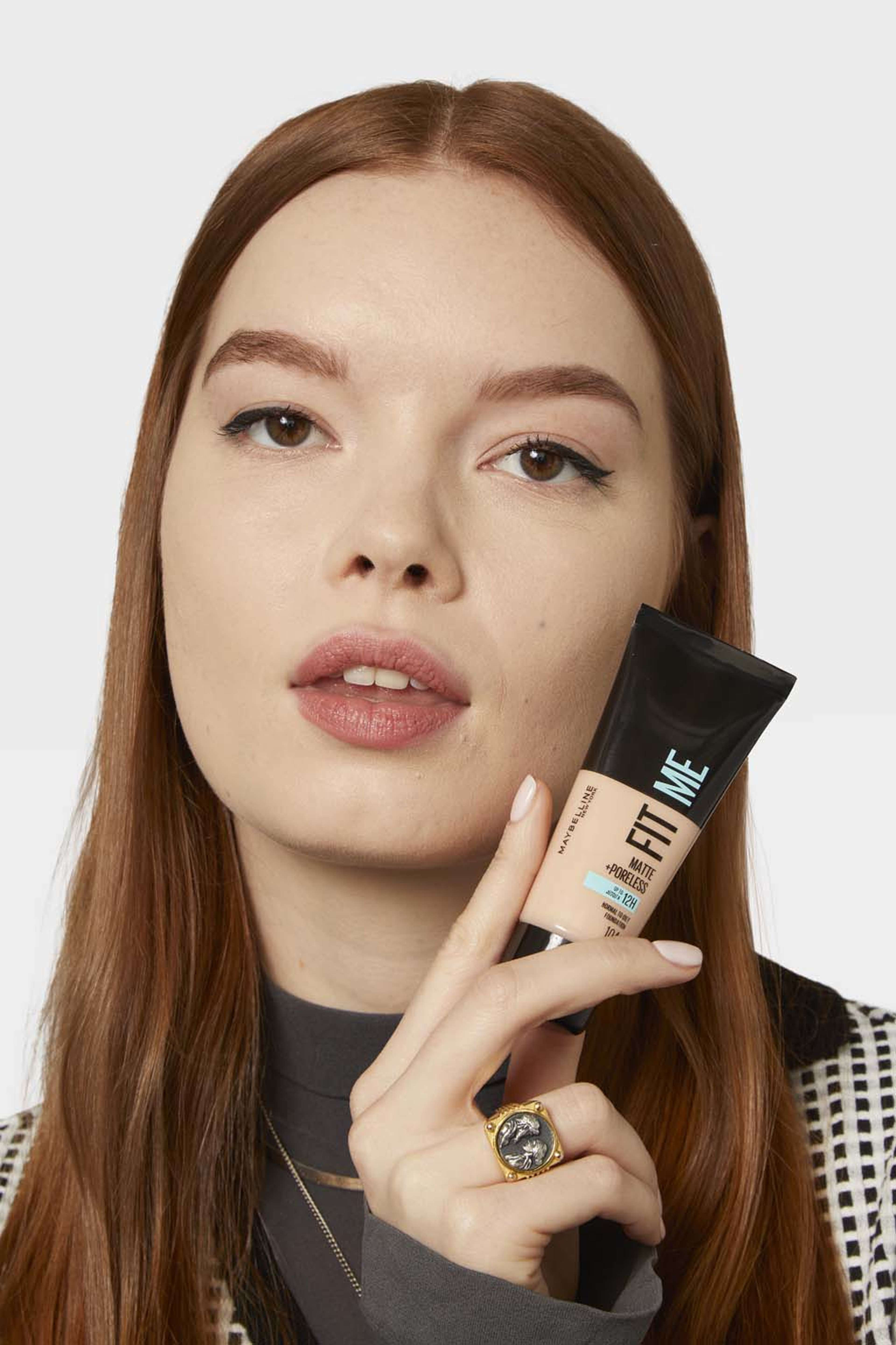 Fit Me Matte + Poreless Foundation, från Maybelline, i färgen 110 Porcelain. Klicka för att öppna bilden i stort format