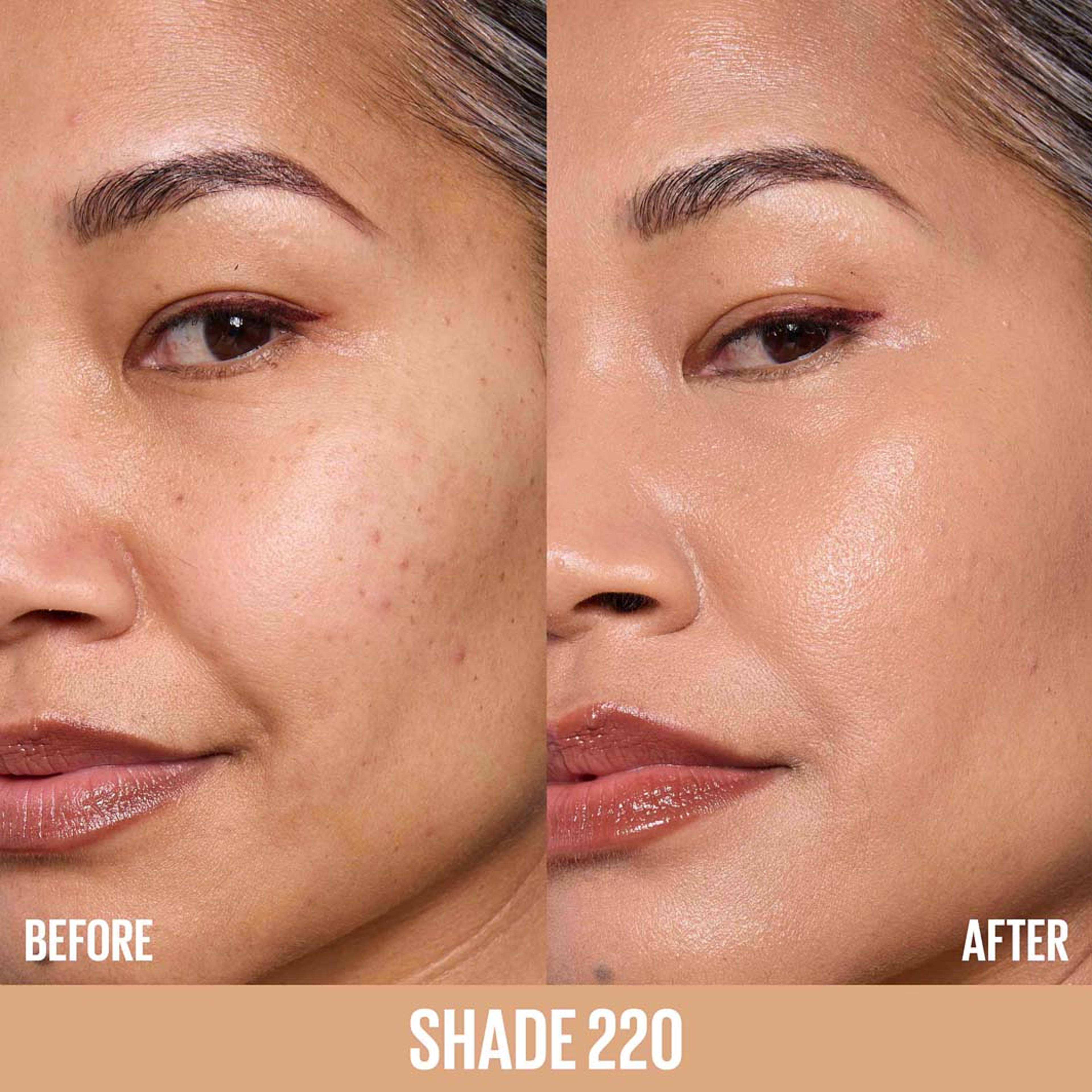 Lifter Plump & Glow Foundation, från Maybelline, i färgen 220. Klicka för att öppna bilden i stort format