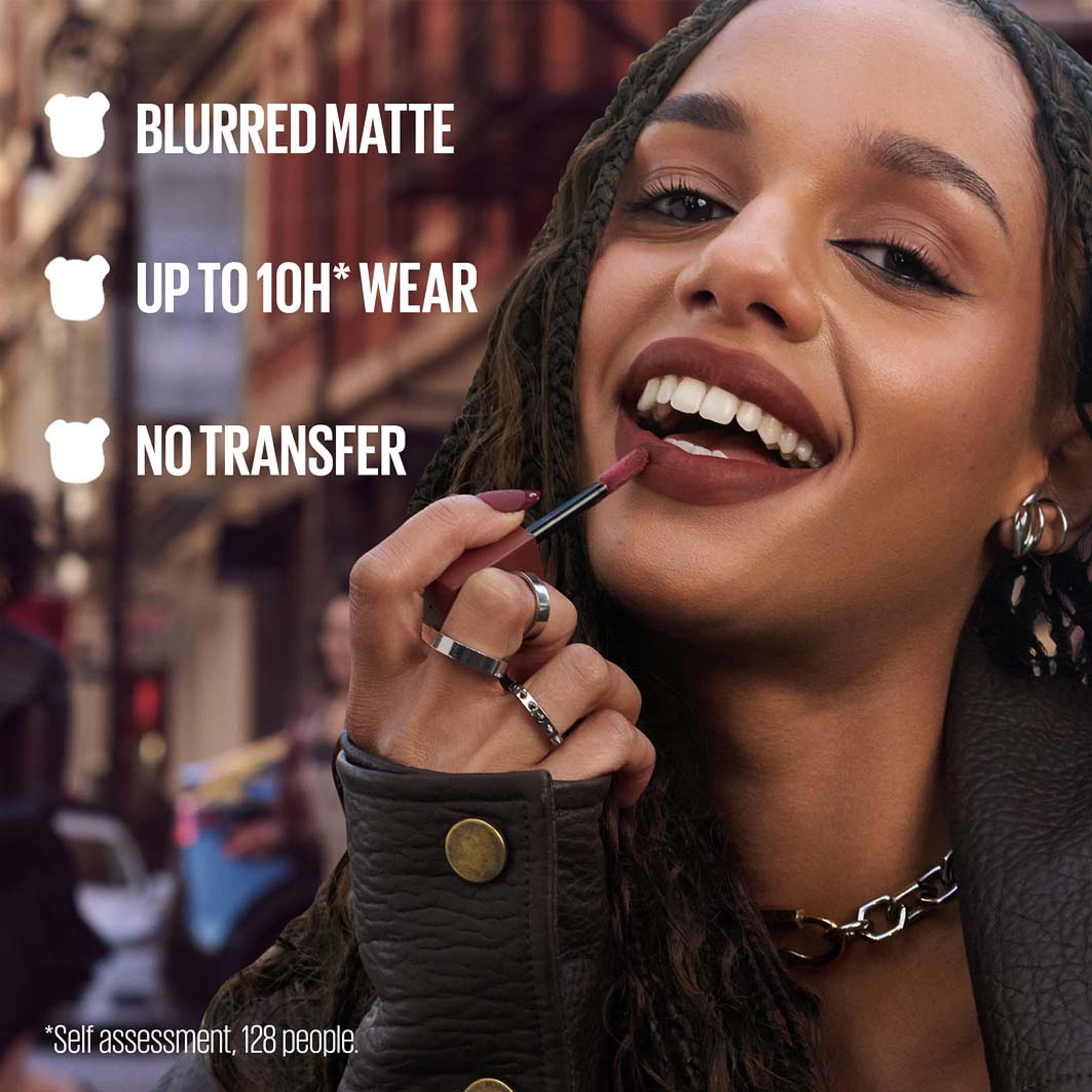 Super Stay Teddy Tint Liquid Lipstick, från Maybelline, i färgen Velvet Chocker. Klicka för att öppna bilden i stort format