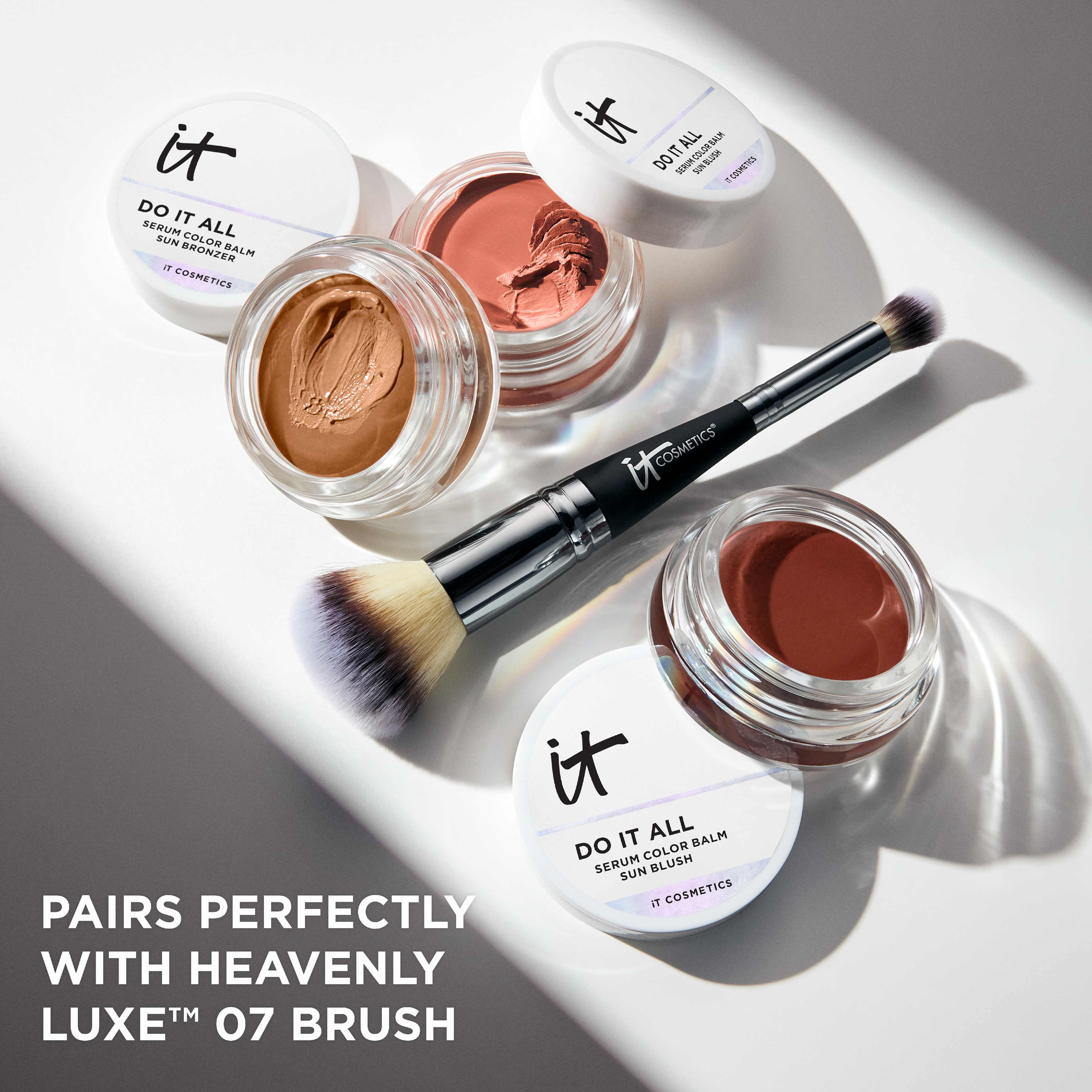 Do It All Serum Color Balm, från IT Cosmetics, i färgen Sun Rush. Klicka för att öppna bilden i stort format