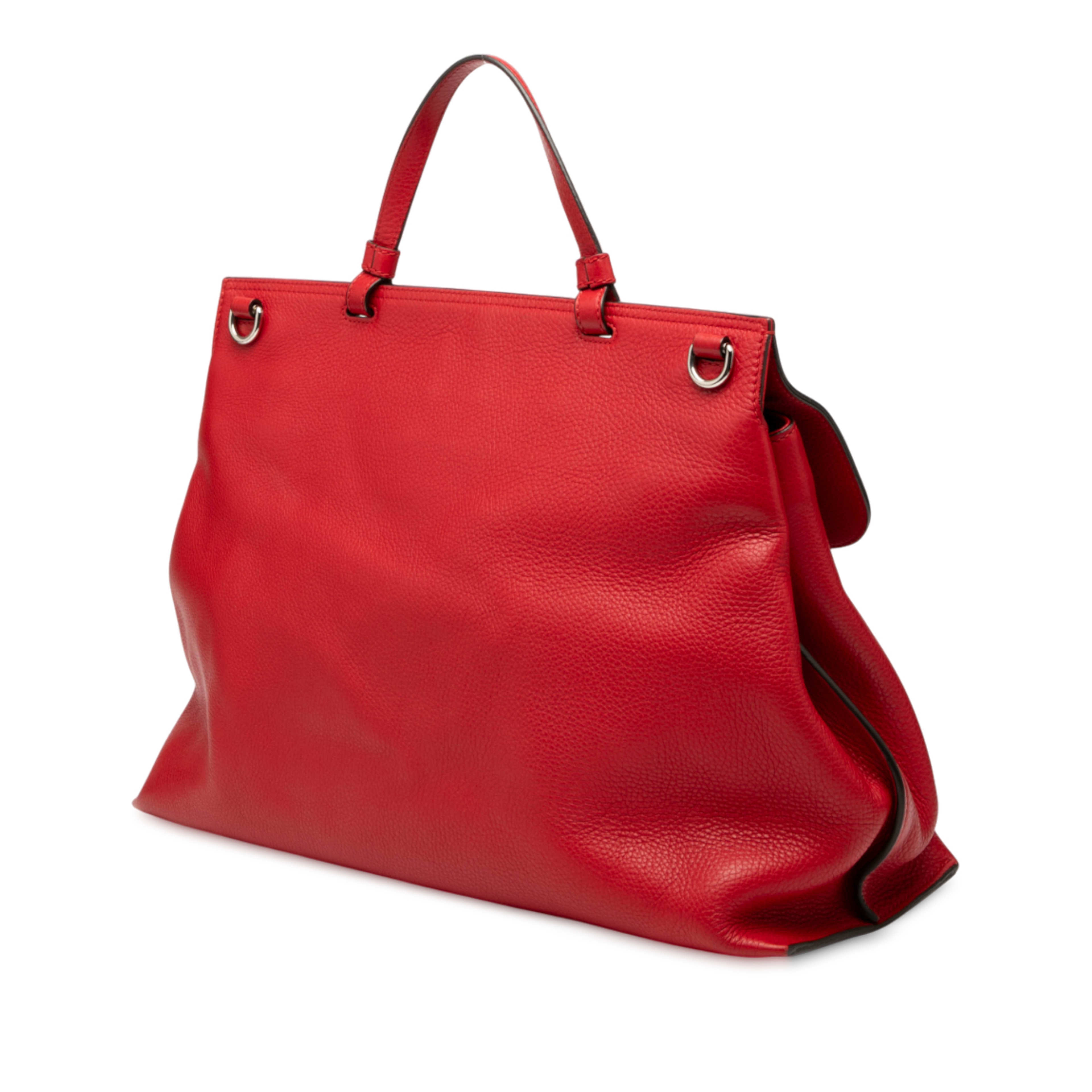 Gucci Large Leather Bamboo Daily Satchel, från Luxclusif, i färgen red. Klicka för att öppna bilden i stort format