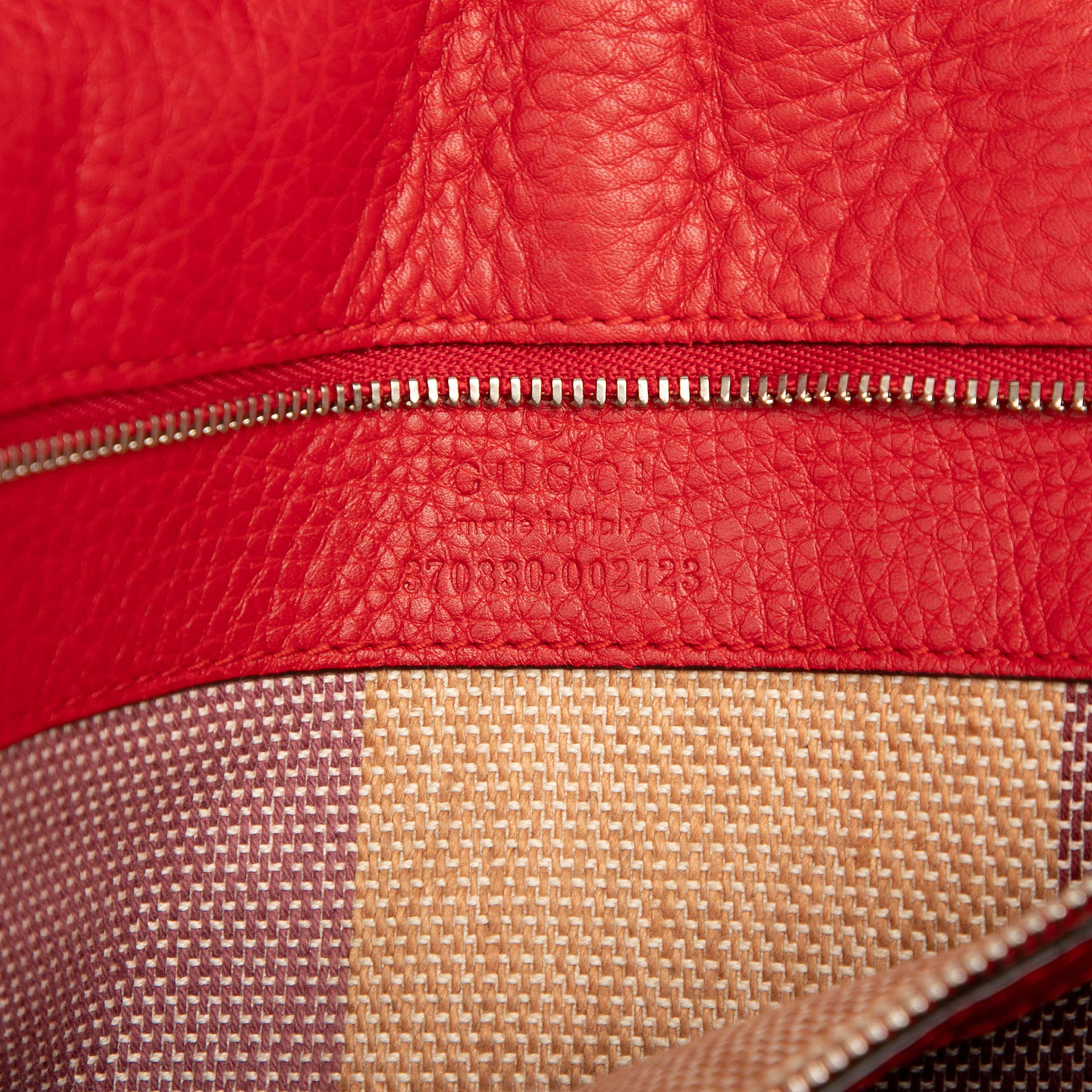 Gucci Large Calfskin Bamboo Daily Satchel, från Luxclusif, i färgen röd. Klicka för att öppna bilden i stort format