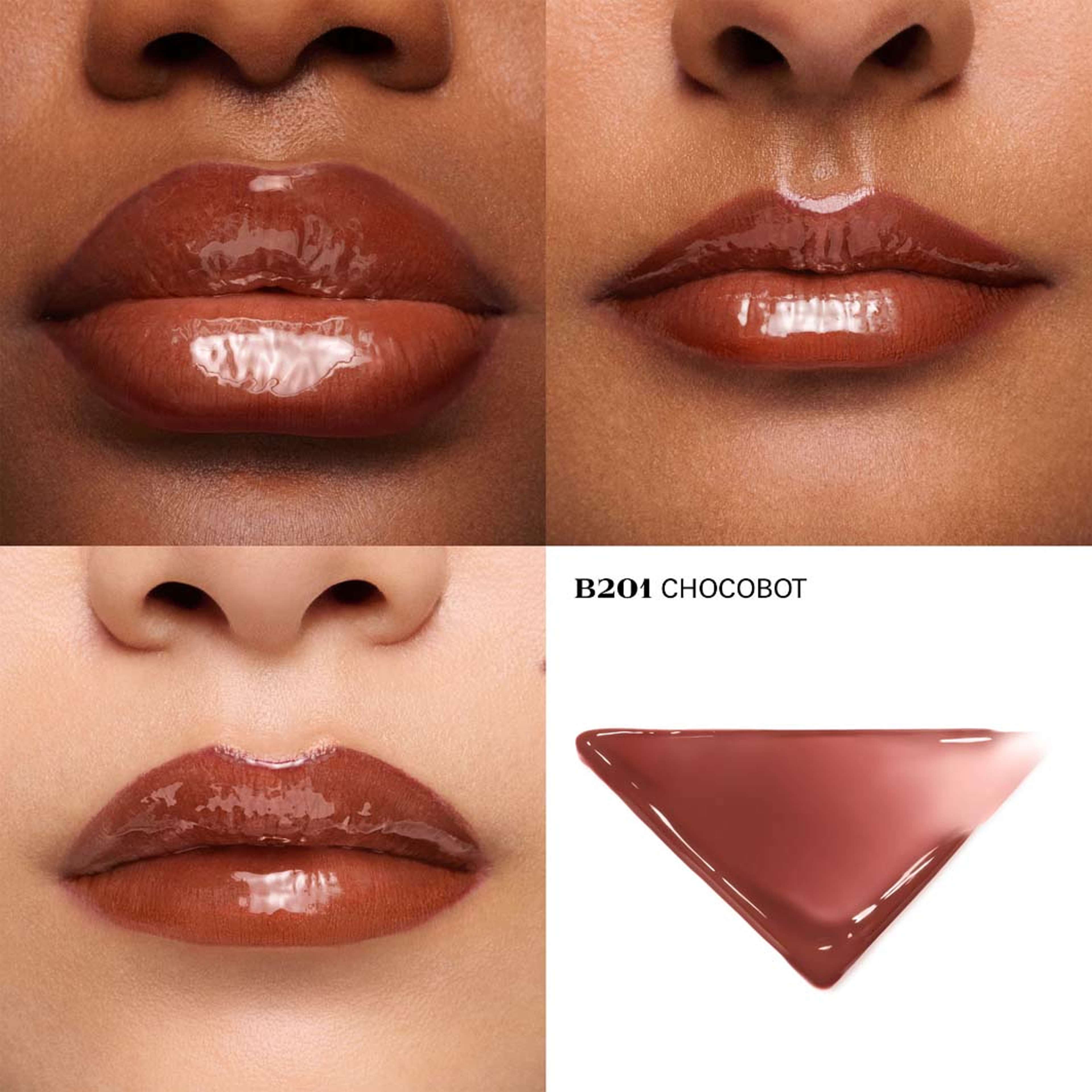 Reflection Glossy Liquid Balm, från Prada, i färgen B201 Chocobot. Klicka för att öppna bilden i stort format