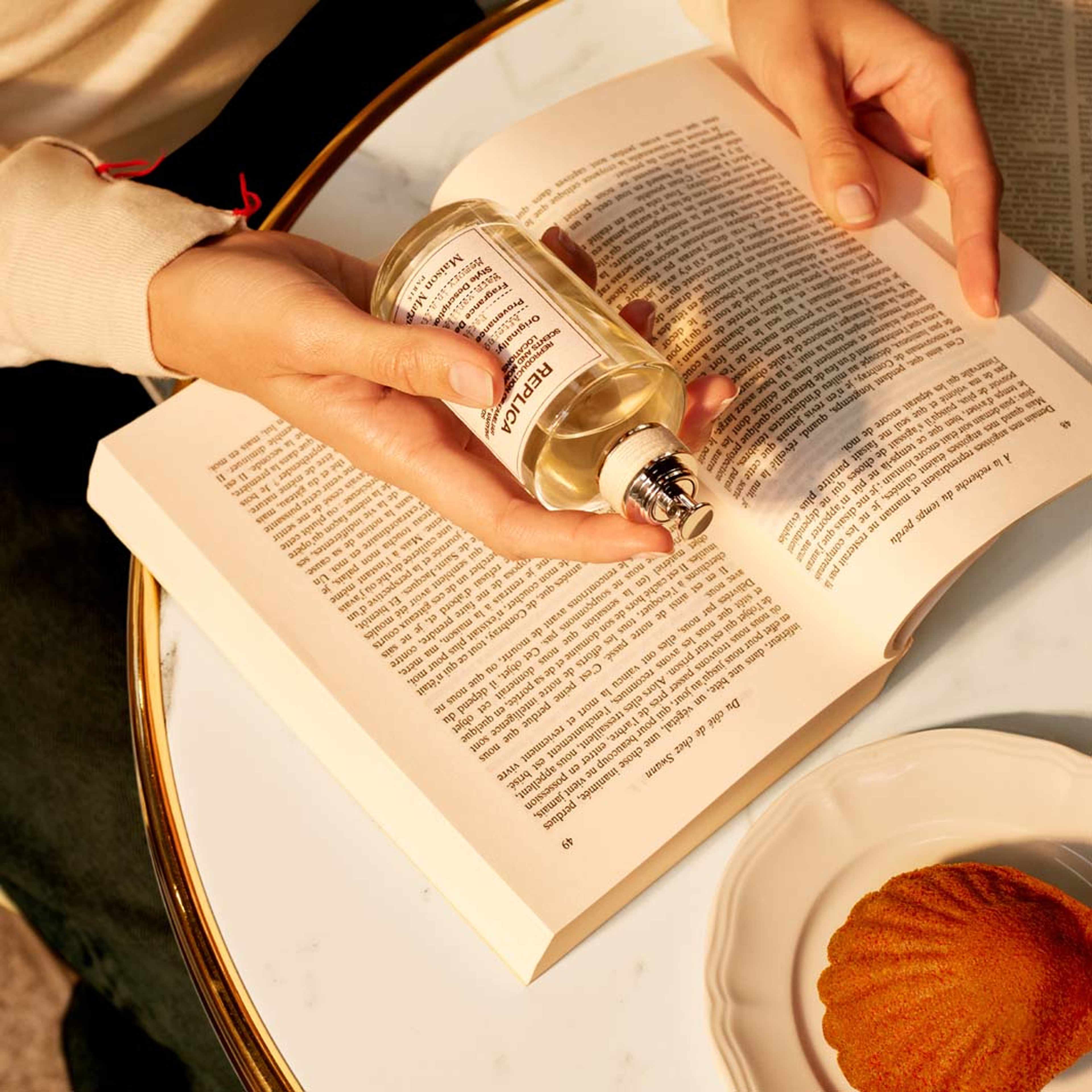 Afternoon Delight Eau de Toilette, från Maison Margiela. Klicka för att öppna bilden i stort format