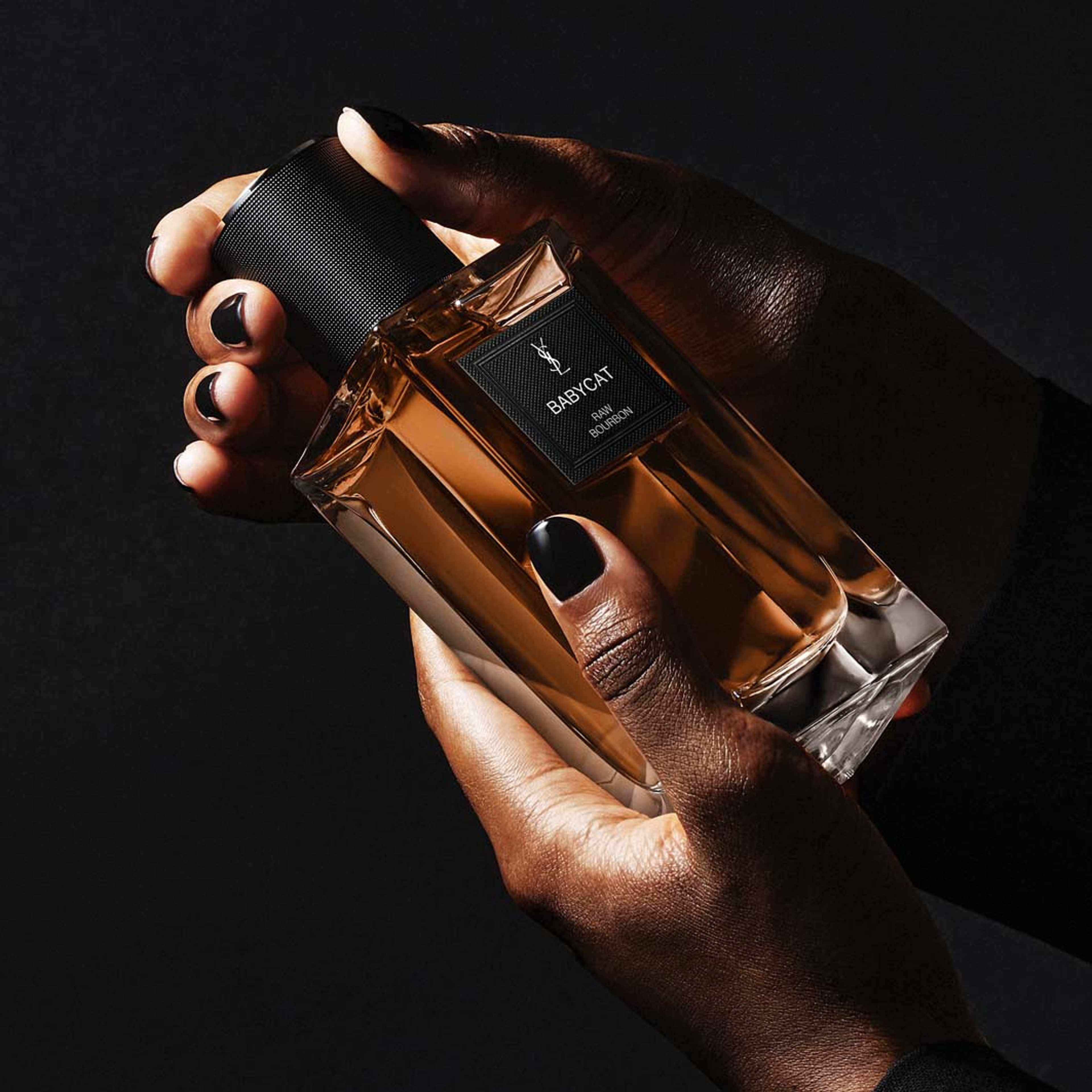 Le Vestiaire Des Parfums Babycat, från Yves Saint Laurent. Klicka för att öppna bilden i stort format