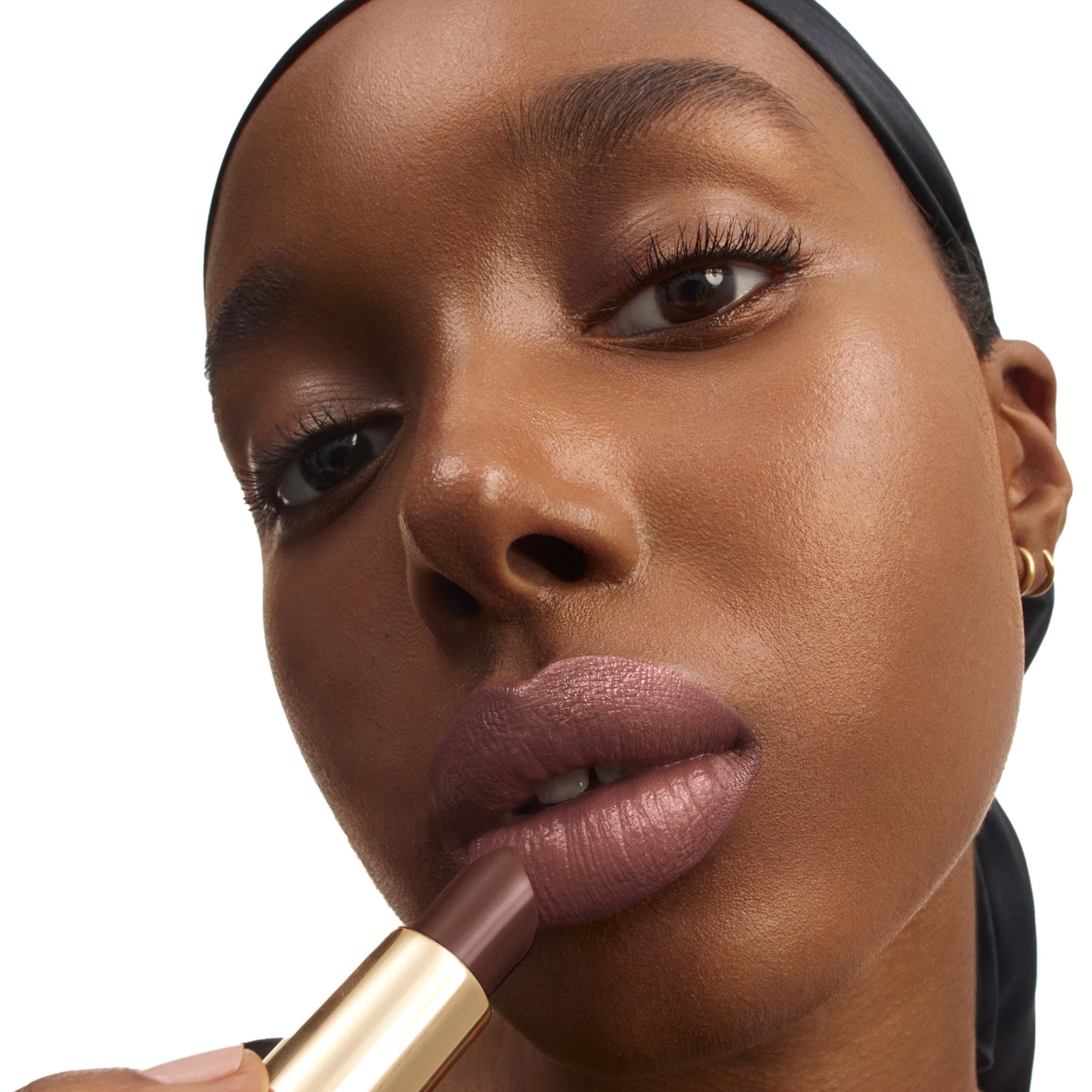 Rouge Pur Couture Satin Lipstick, från Yves Saint Laurent, i färgen N16.