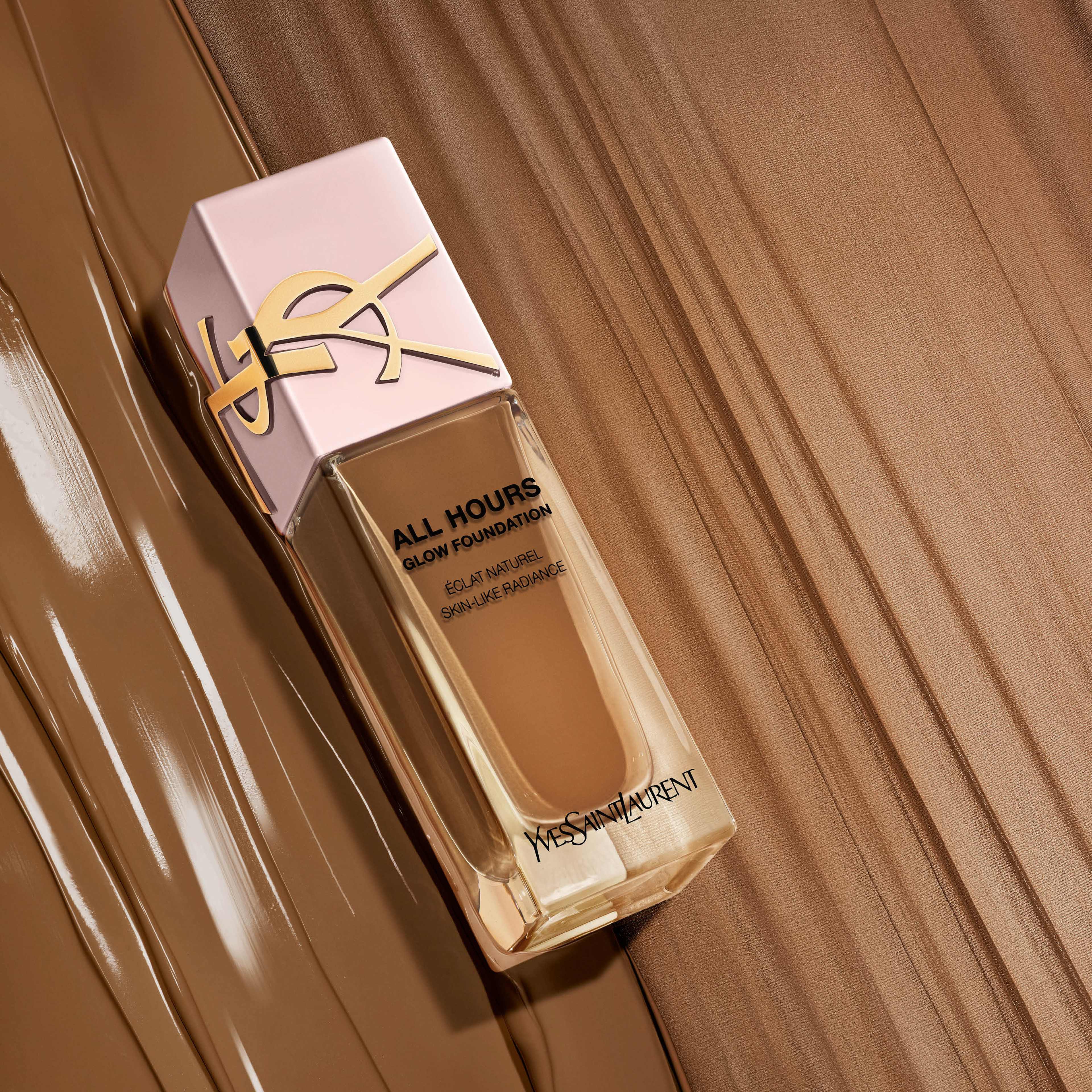 All Hours Glow Foundation, från Yves Saint Laurent, i färgen Dc9.