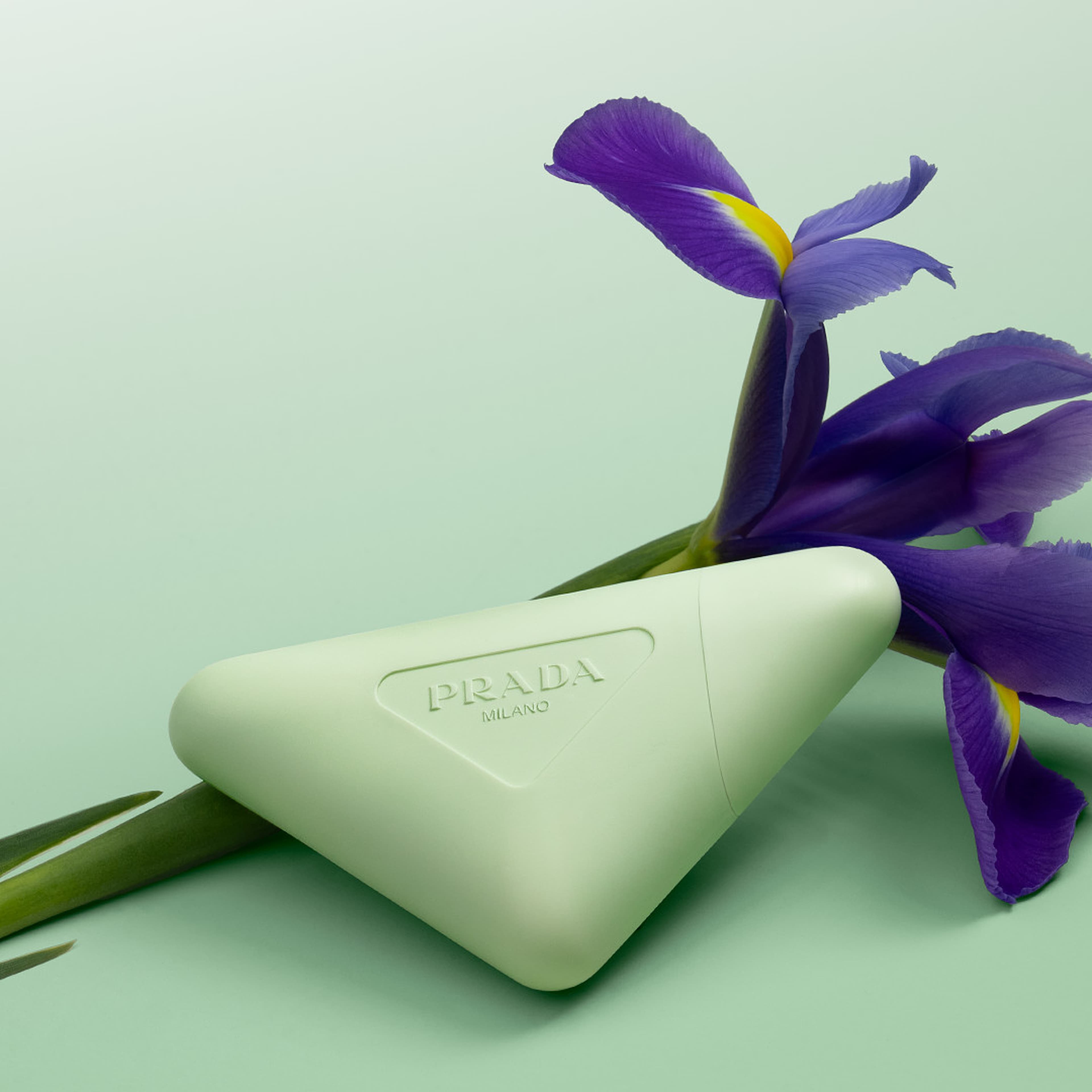 Triple Care Hand Cream, från Prada.