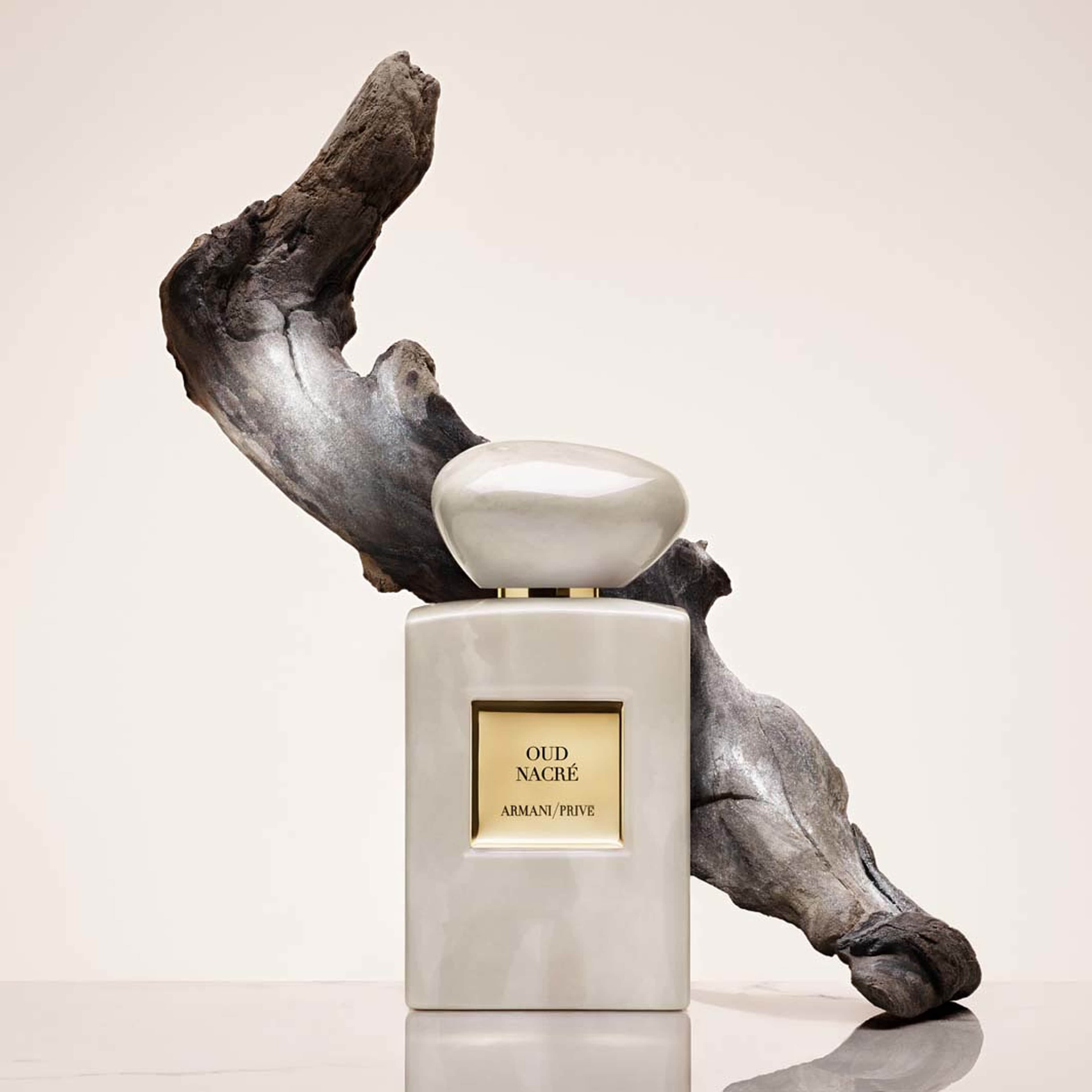 Armani Privé Oud Nacré Eau De Parfum, från Armani. Klicka för att öppna bilden i stort format