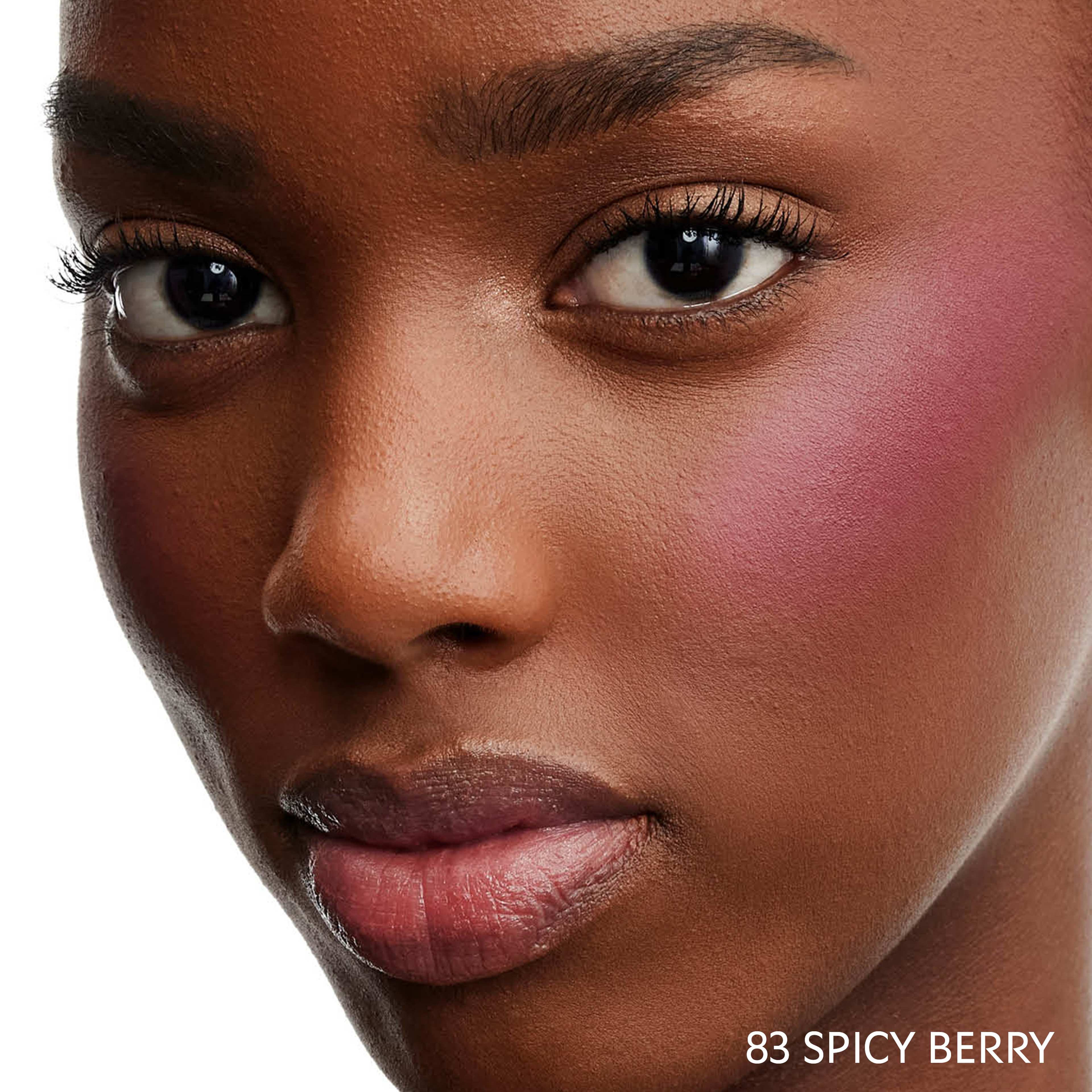 Make Me Blush Bold Blurring Blush, från Yves Saint Laurent, i färgen 83.