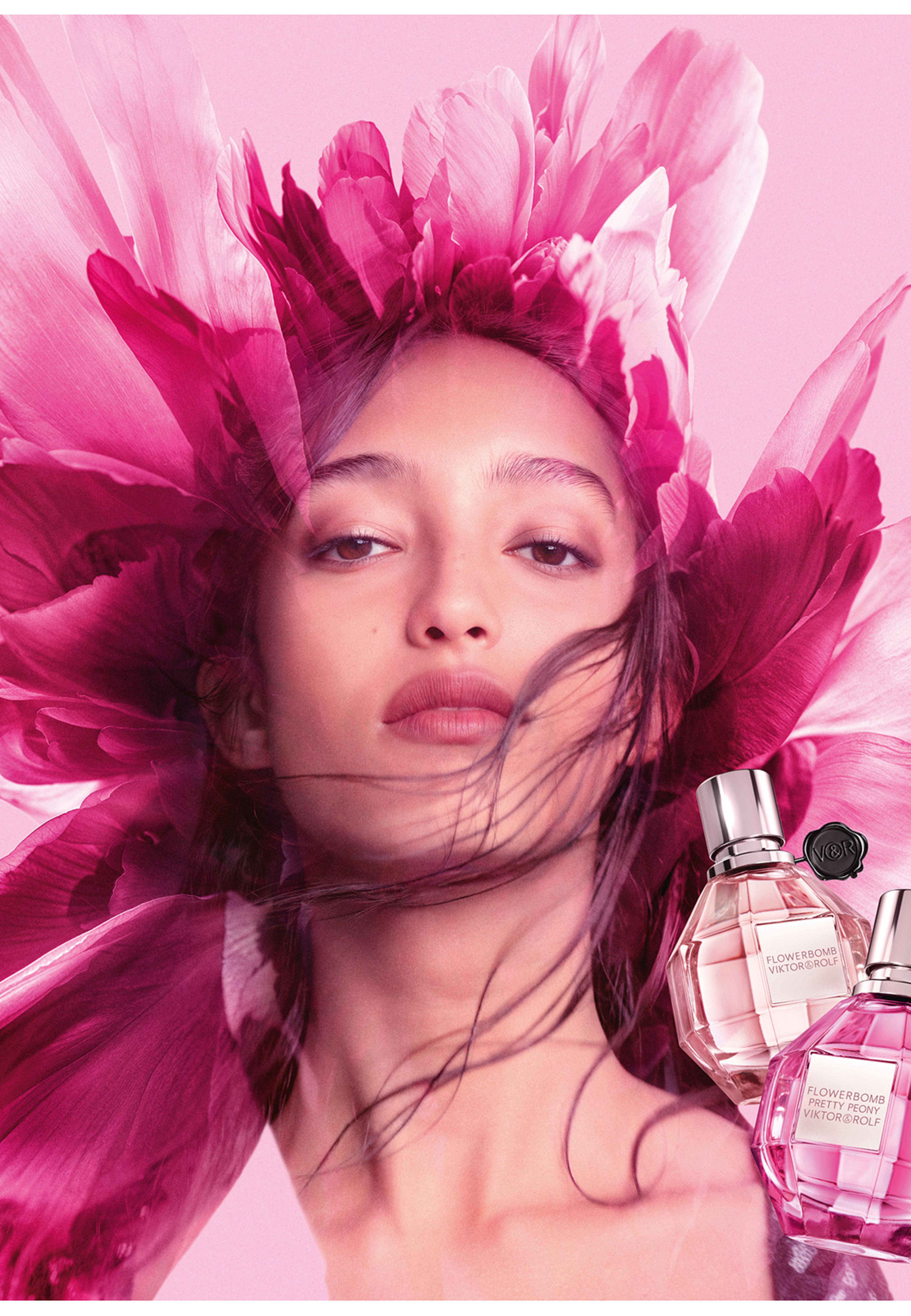 Flowerbomb Pretty Peony Extreme Eau de parfum 50 ml, från Viktor&Rolf. Klicka för att öppna bilden i stort format