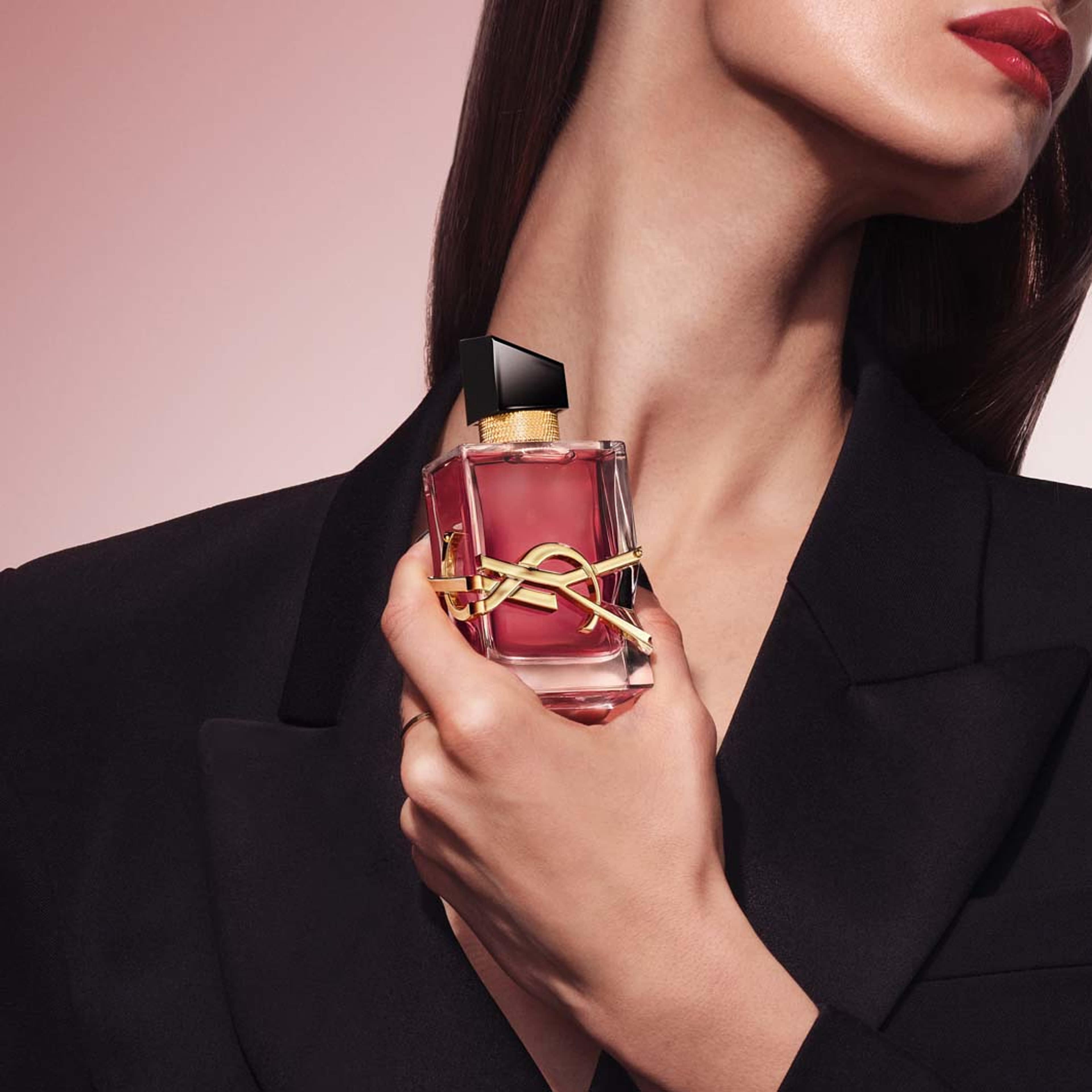 Libre Berry Crush Eau de Parfum, från Yves Saint Laurent. Klicka för att öppna bilden i stort format
