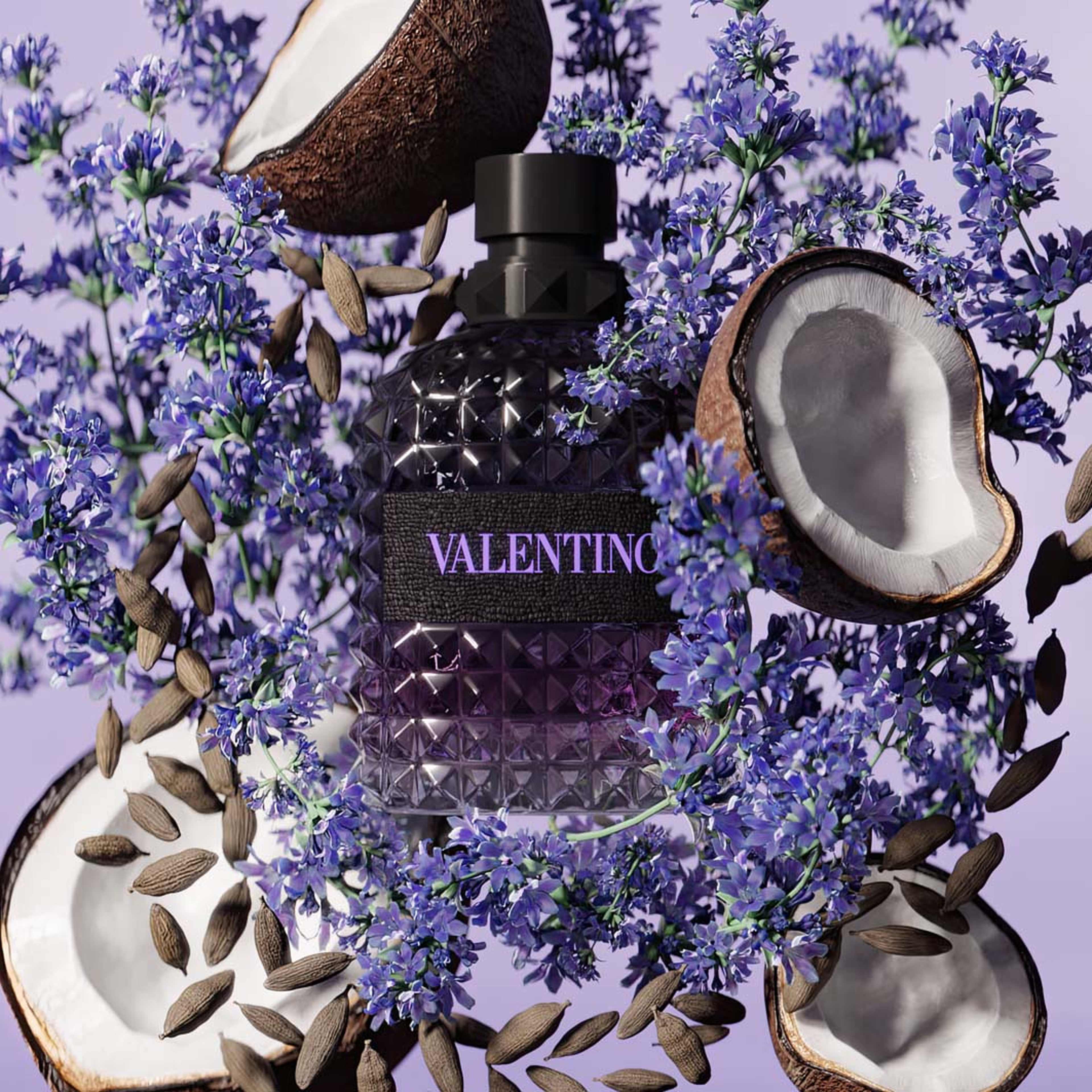 Born in Roma Purple Melancholia Eau de Toilette, från Valentino. Klicka för att öppna bilden i stort format