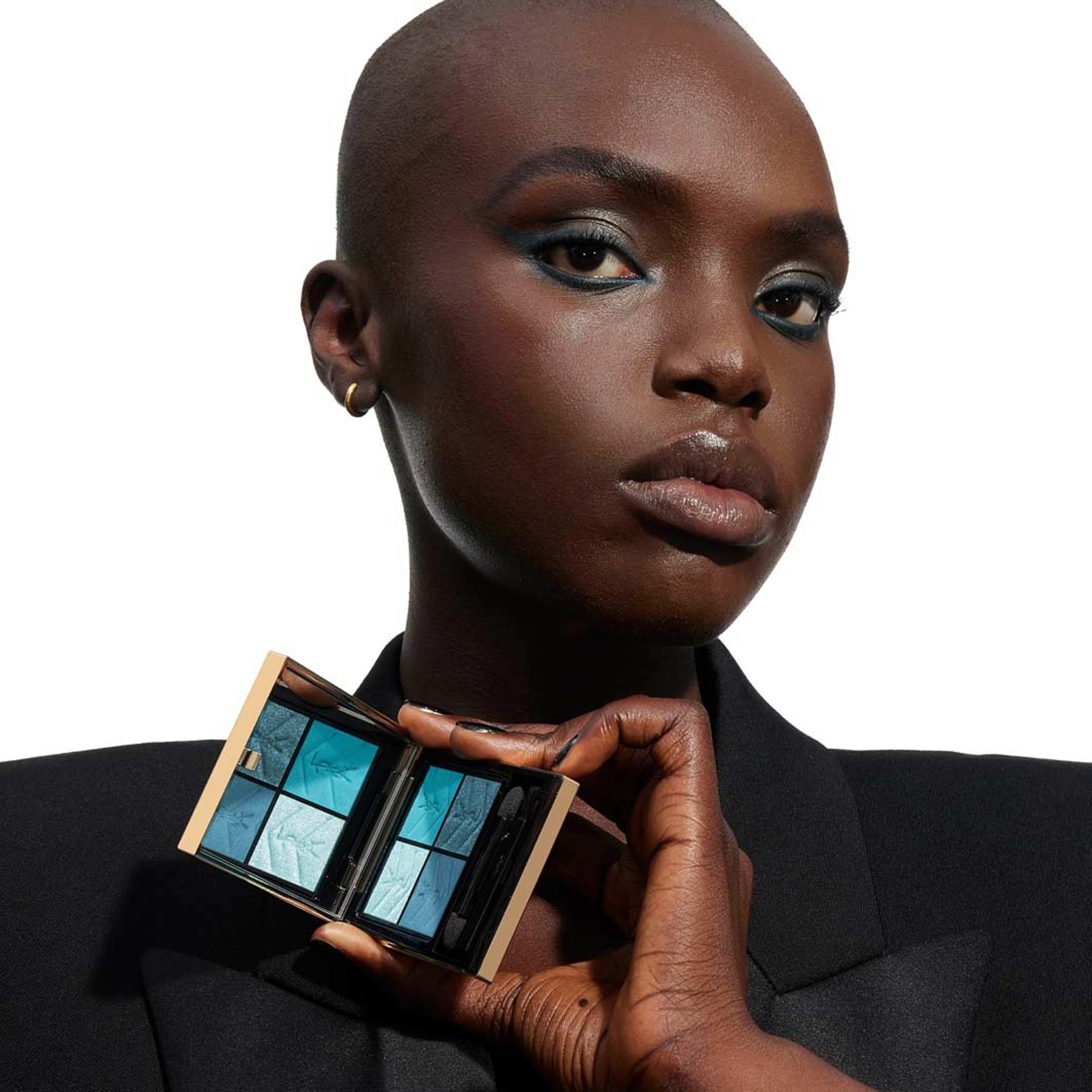 Couture Mini Clutch Palette, från Yves Saint Laurent, i färgen 850. Klicka för att öppna bilden i stort format