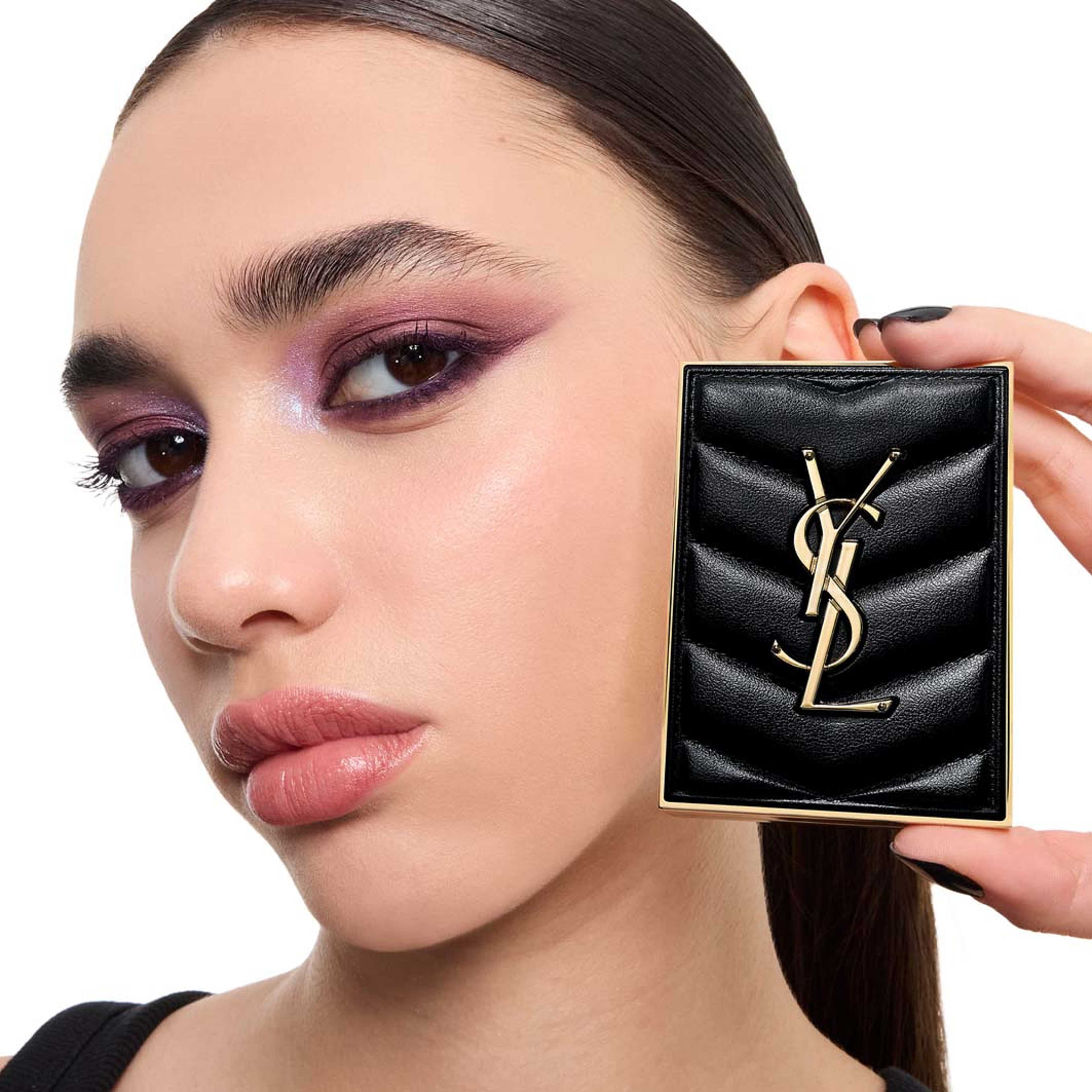 Couture Mini Clutch Palette, från Yves Saint Laurent, i färgen 850. Klicka för att öppna bilden i stort format