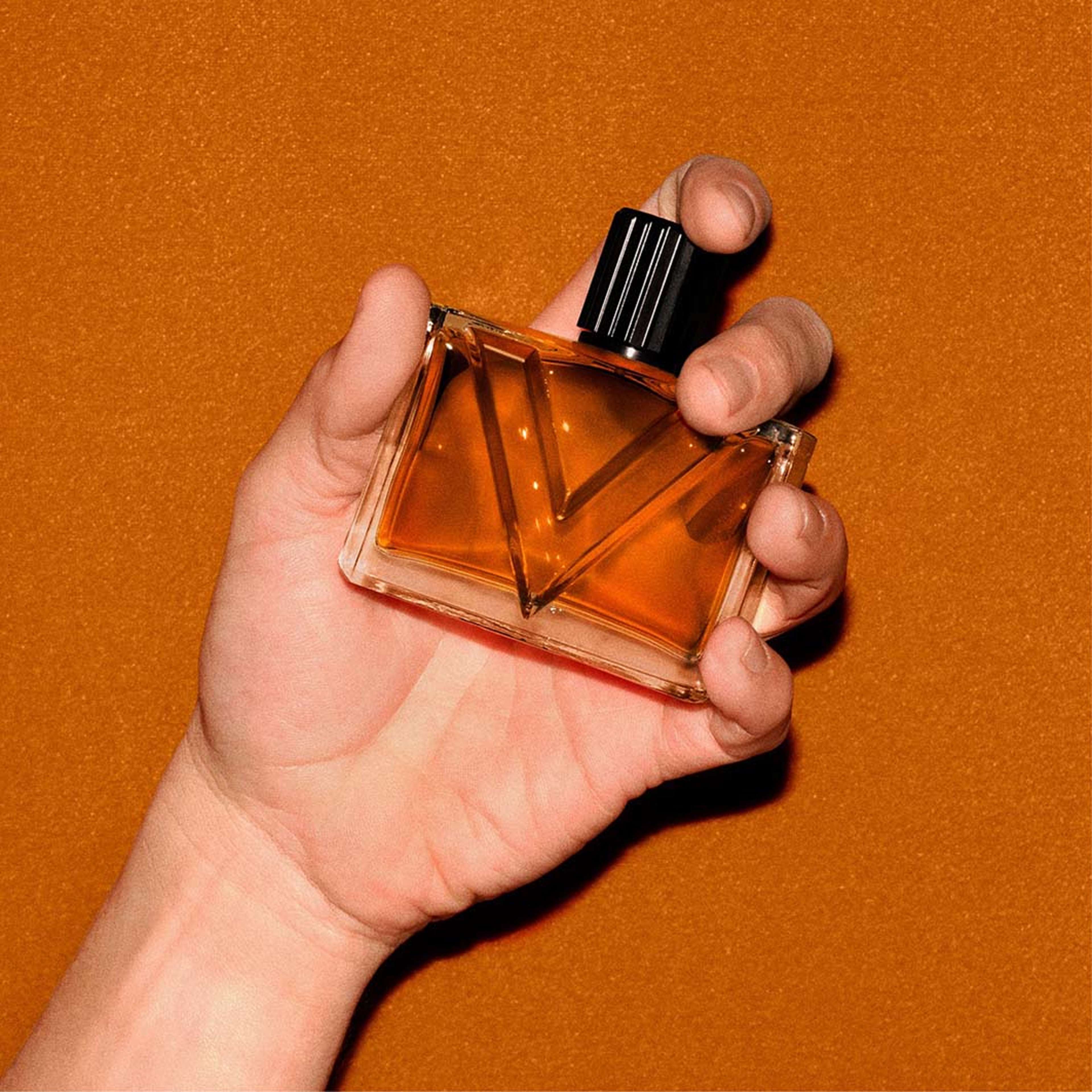 Vendetta Uomo Eau de Parfum, från Valentino. Klicka för att öppna bilden i stort format