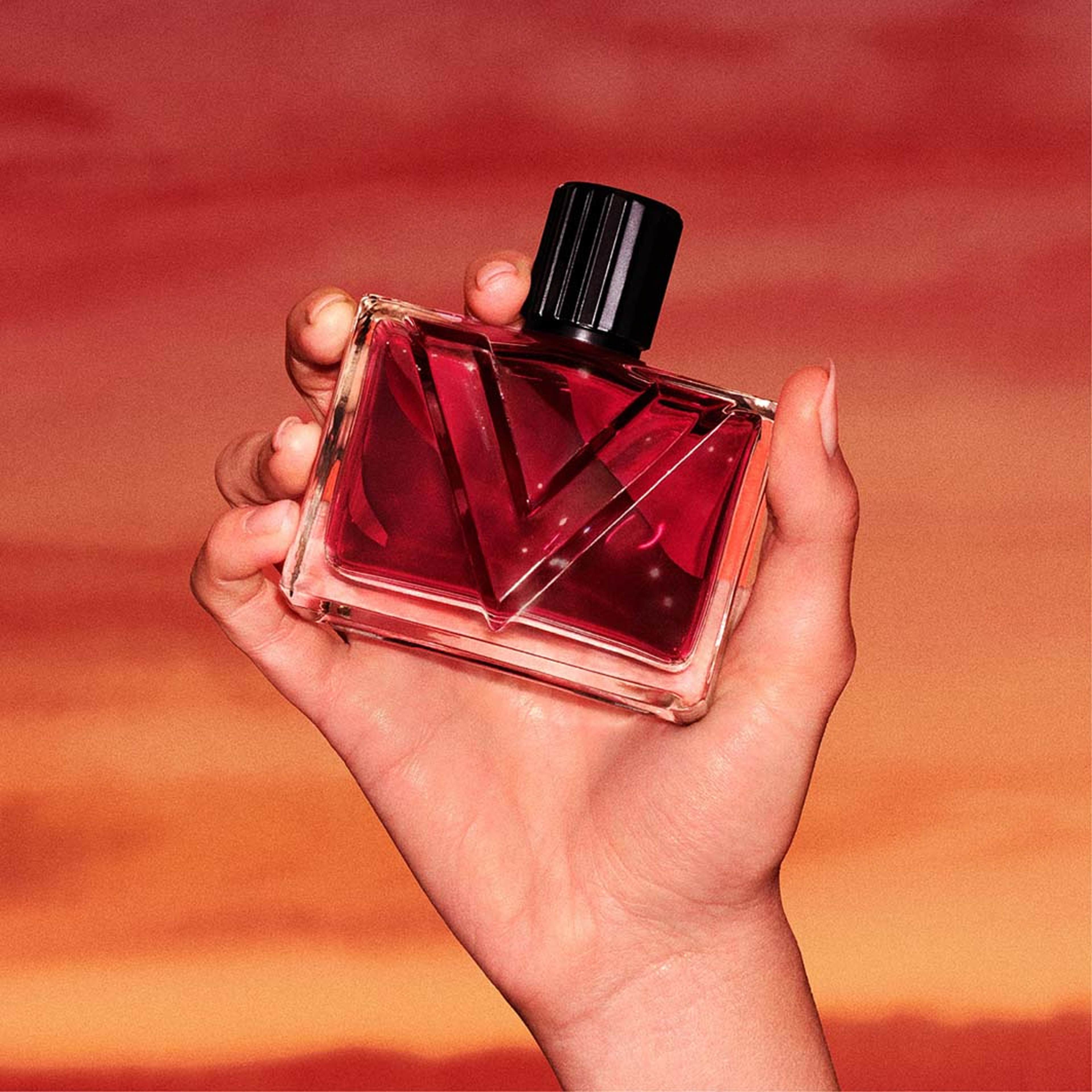 Vendetta Donna Eau de Parfum, från Valentino. Klicka för att öppna bilden i stort format