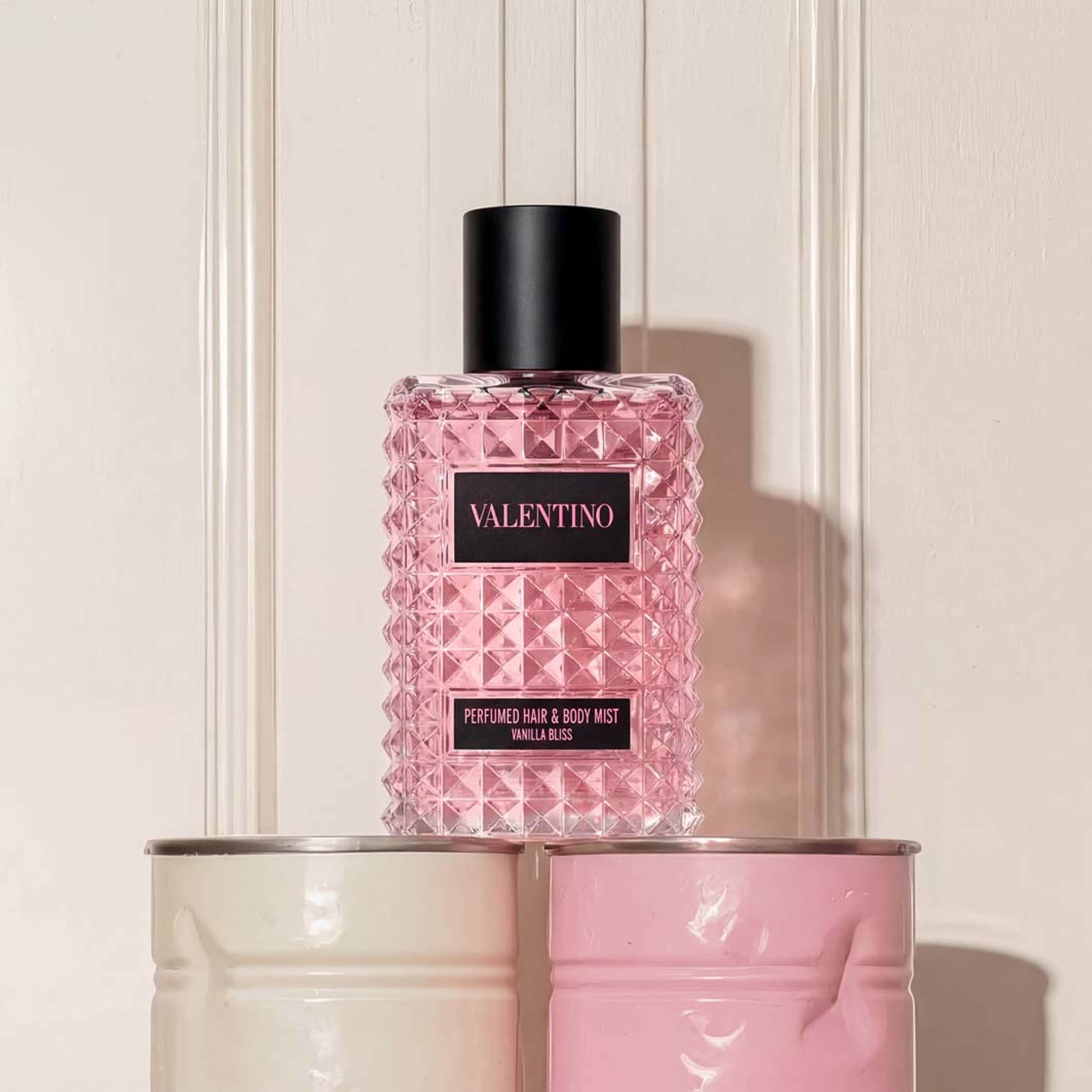Born in Roma Hair and Body Mist Vanilla Bliss, från Valentino. Klicka för att öppna bilden i stort format