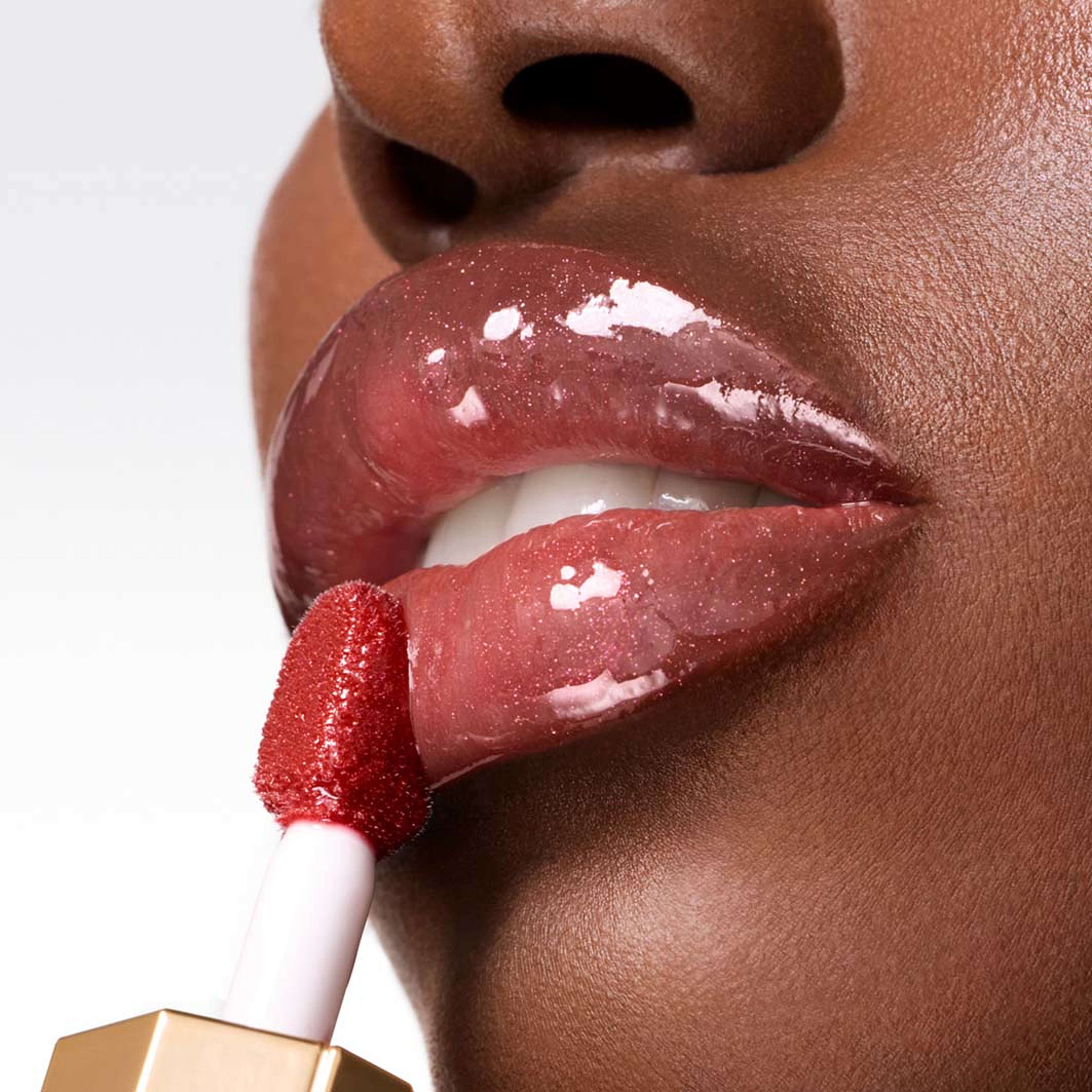Lip Idôle Juicytreat Limited Edition, från Lancôme, i färgen 060. Klicka för att öppna bilden i stort format