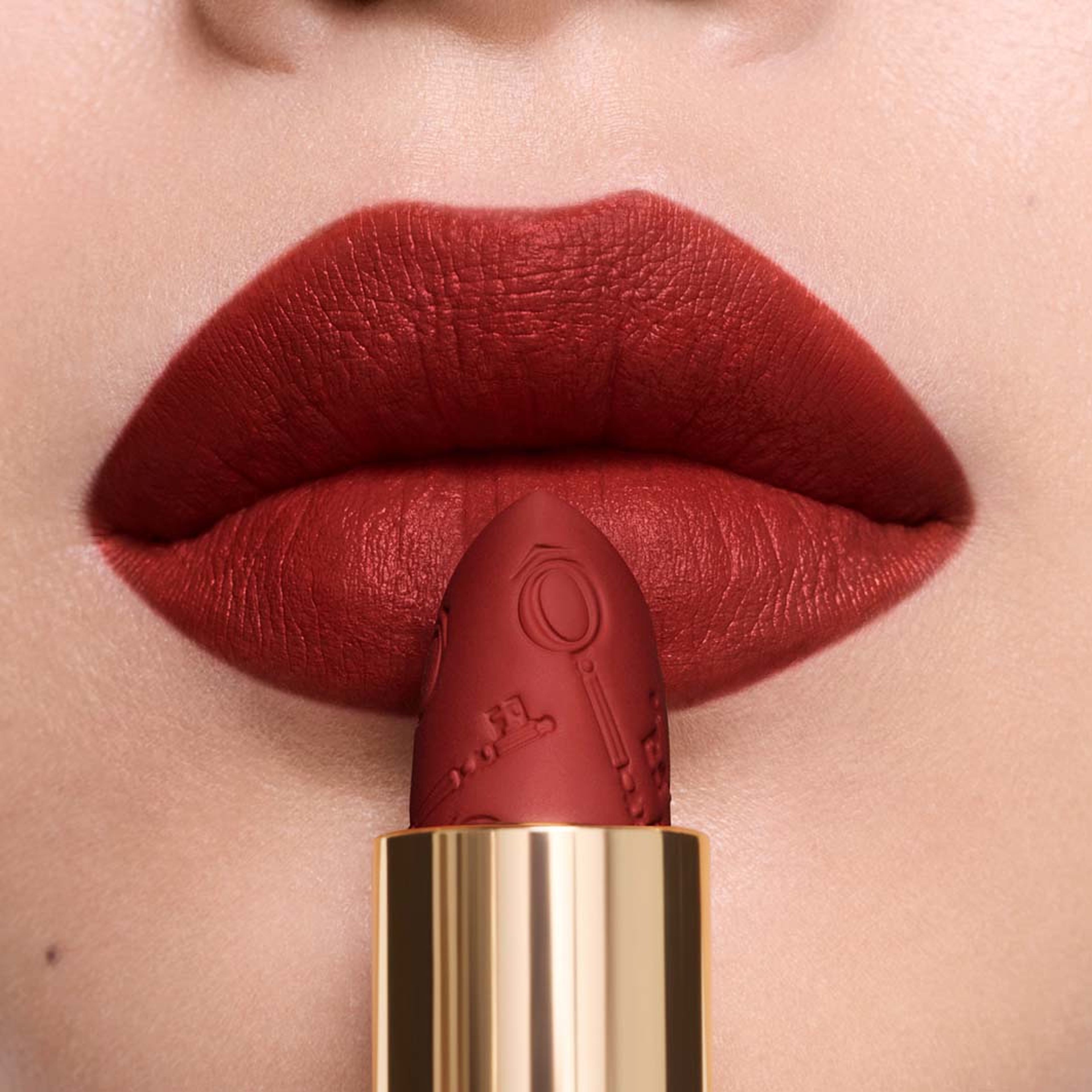 L'Absolu Rouge Drama, från Lancôme, i färgen 296. Klicka för att öppna bilden i stort format