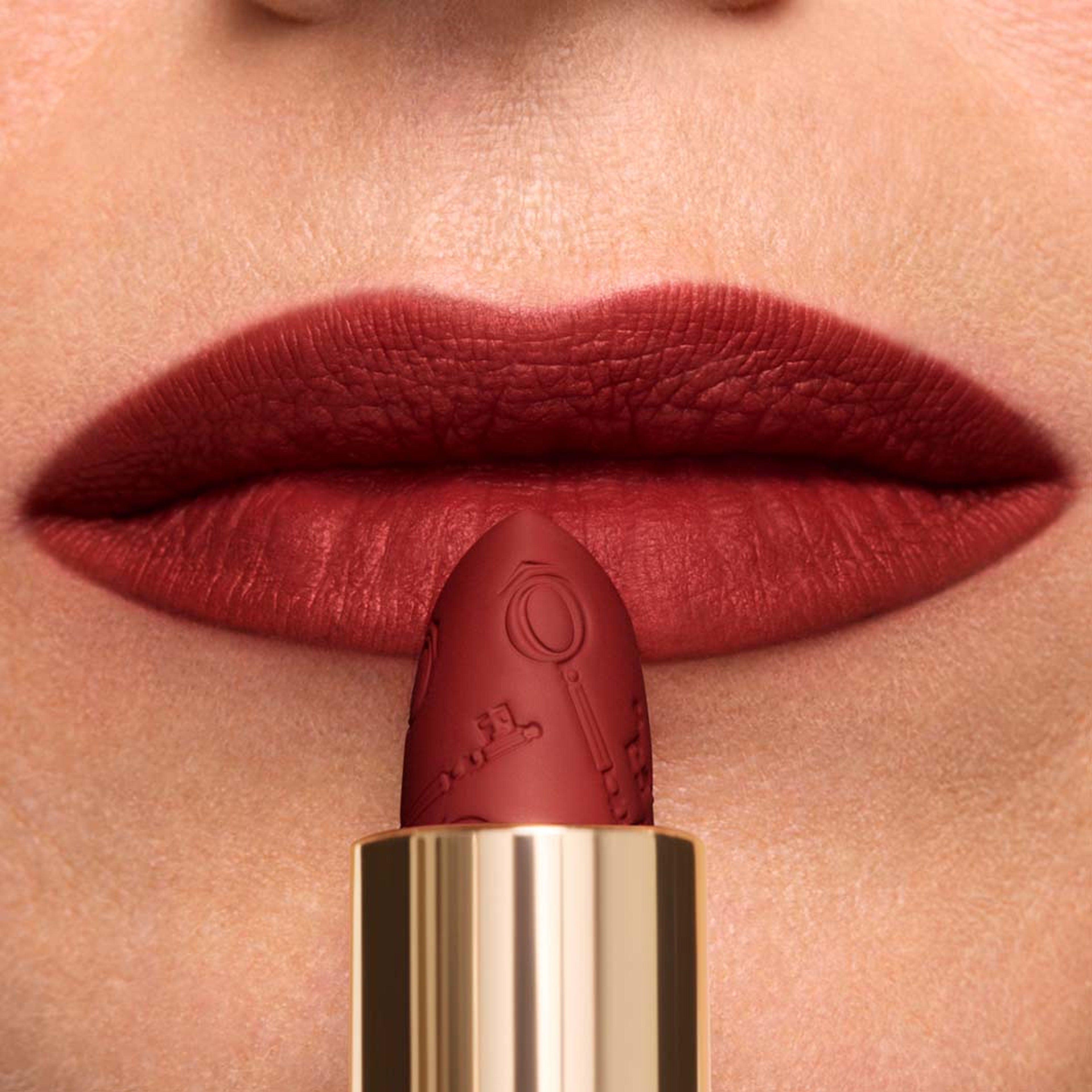 L'Absolu Rouge Drama, från Lancôme, i färgen 296. Klicka för att öppna bilden i stort format