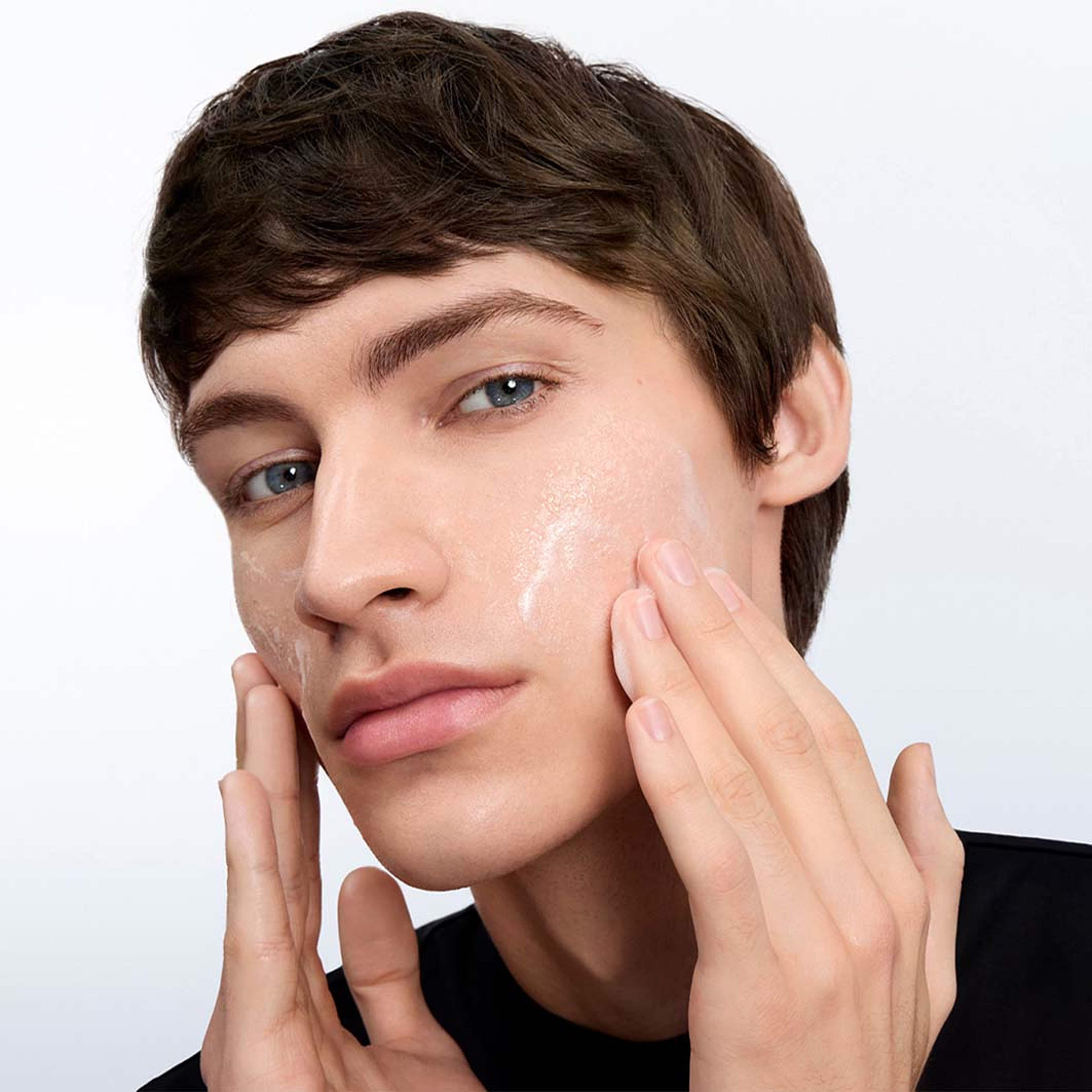 Genifique Ultimate Cleanser, från Lancôme. Klicka för att öppna bilden i stort format