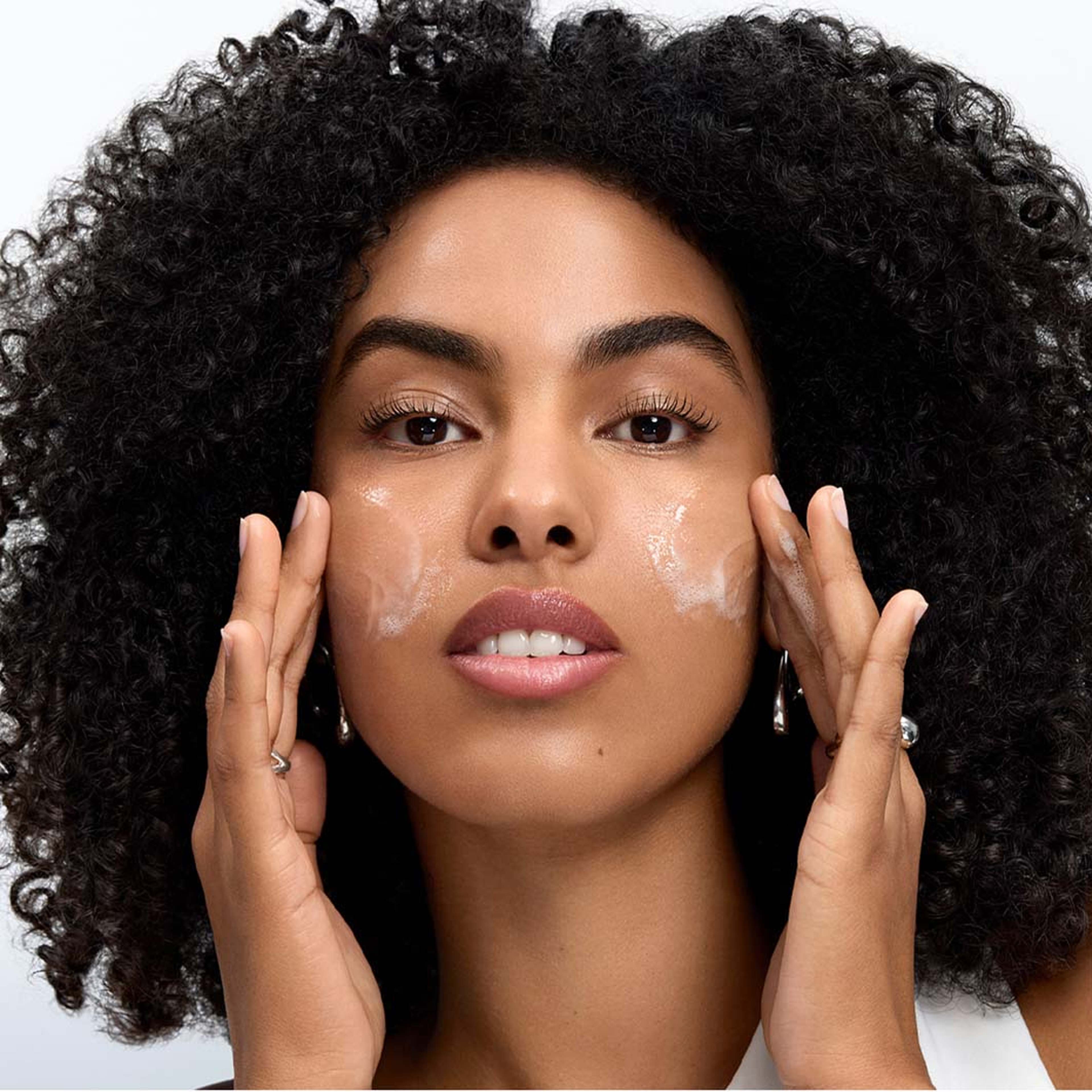 Genifique Ultimate Cleanser, från Lancôme. Klicka för att öppna bilden i stort format