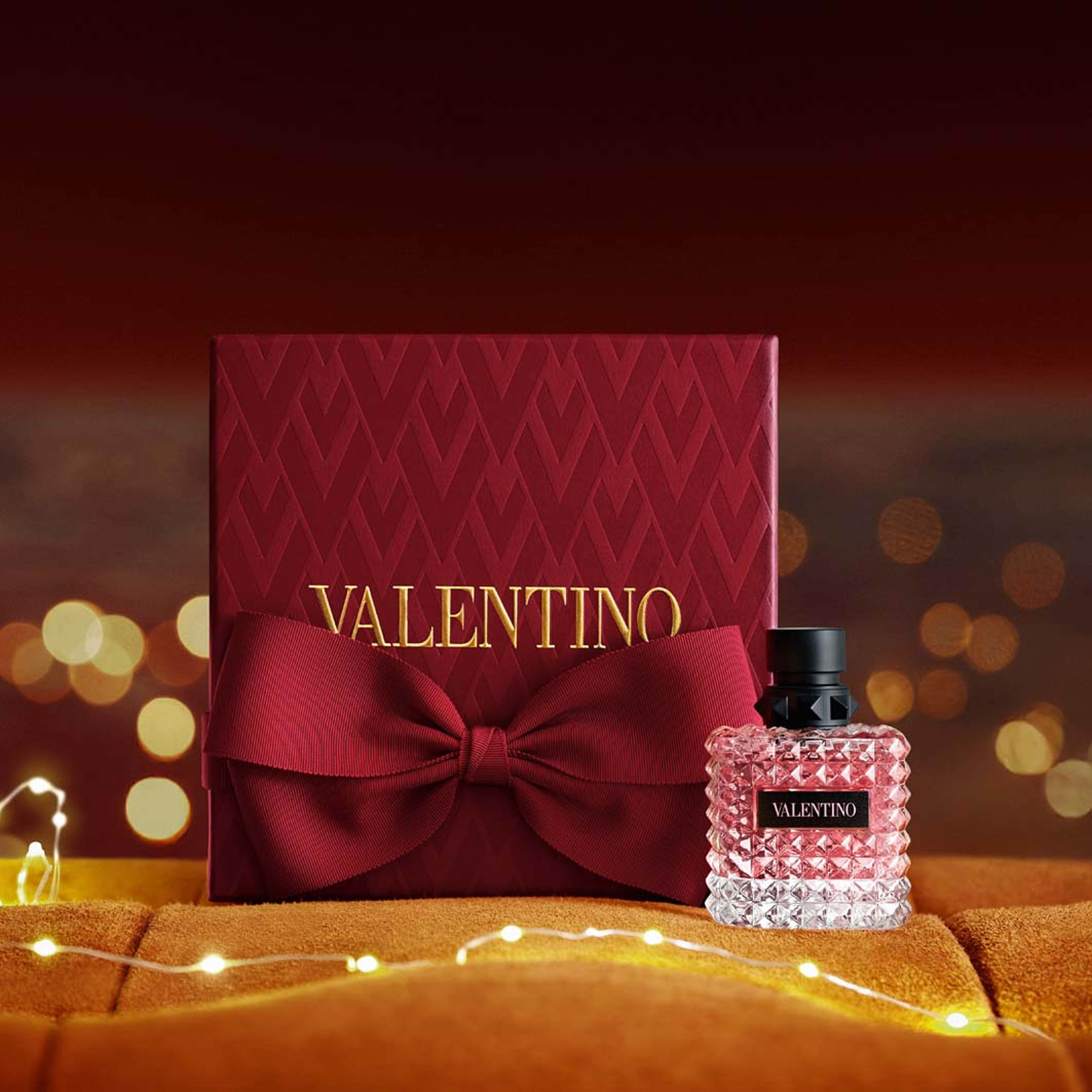 Born in Roma Donna Eau de Parfum, Holiday Gift Set, från Valentino. Klicka för att öppna bilden i stort format