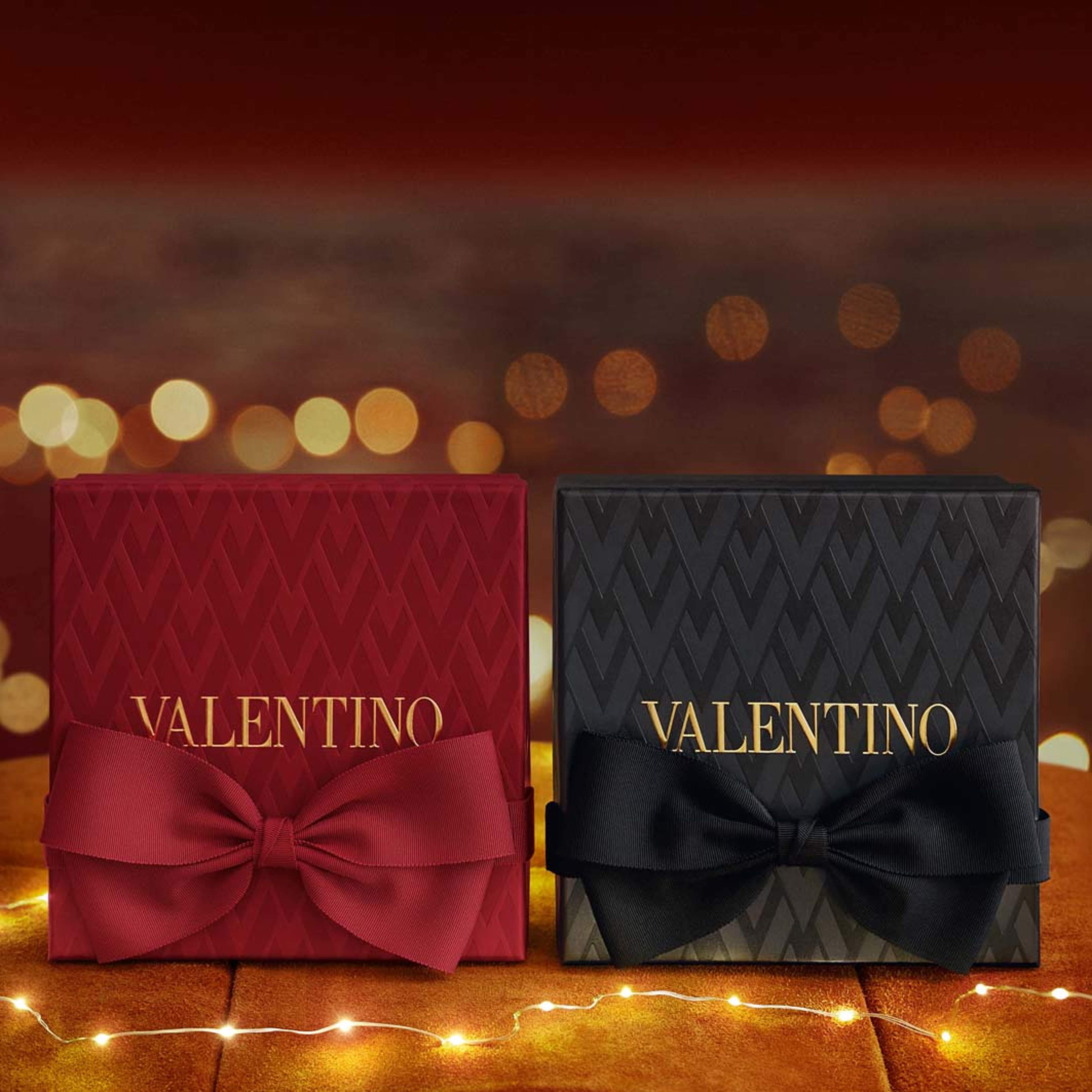 Born in Roma Donna Eau de Parfum, Holiday Gift Set, från Valentino. Klicka för att öppna bilden i stort format