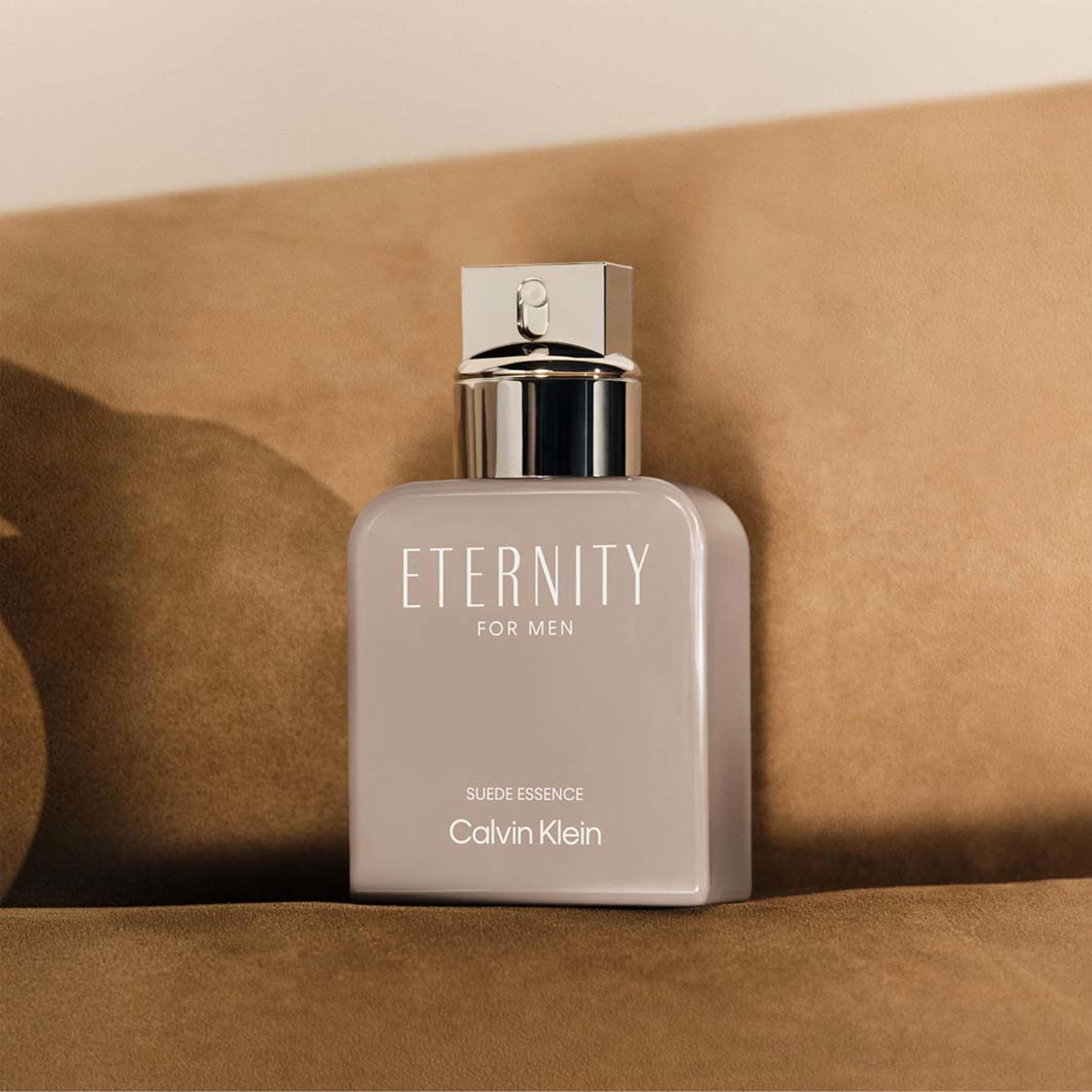 Eternity for Men Suede Essence Parfum, från Calvin Klein. Klicka för att öppna bilden i stort format