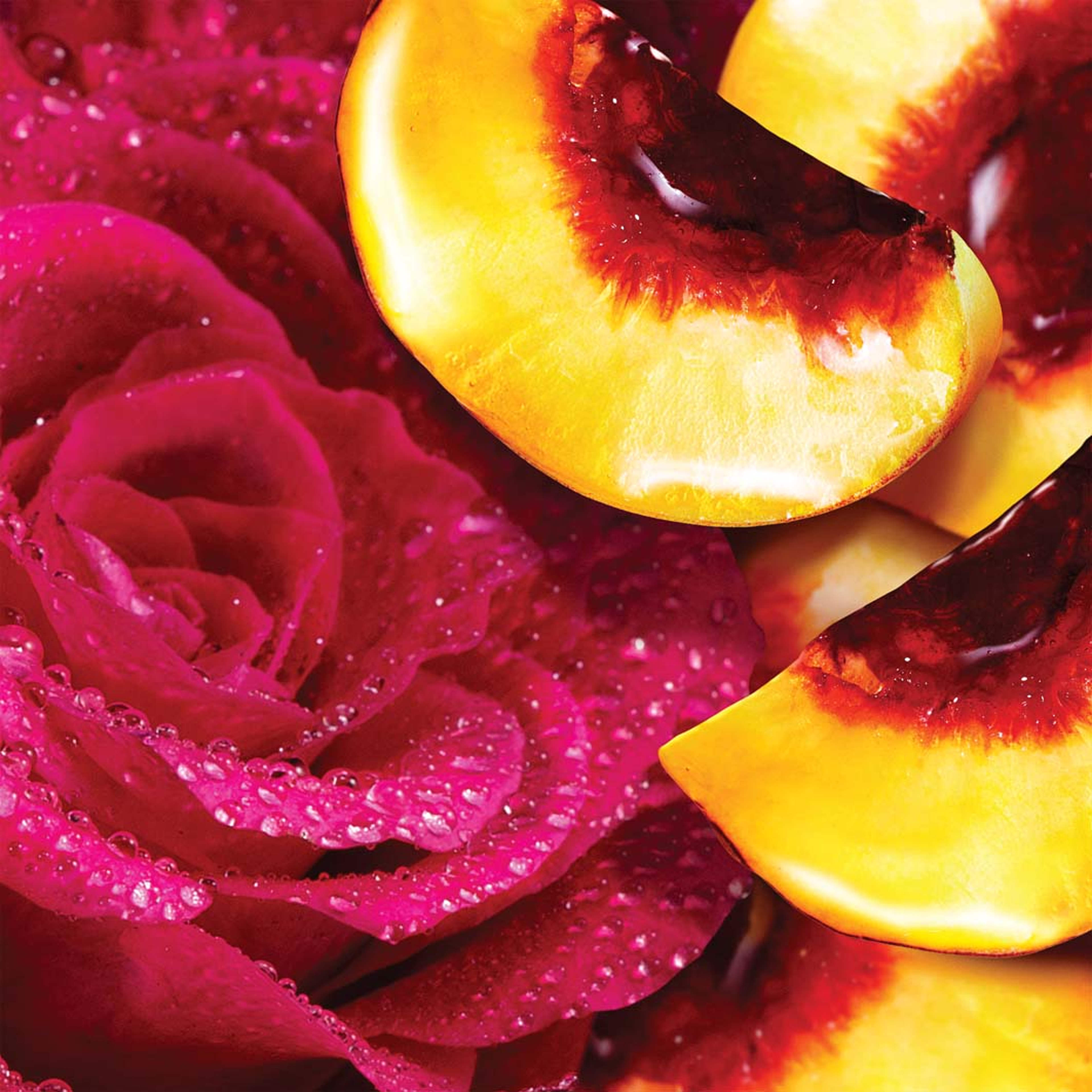 Yum me, Peachy! Body Mist, från Escada. Klicka för att öppna bilden i stort format