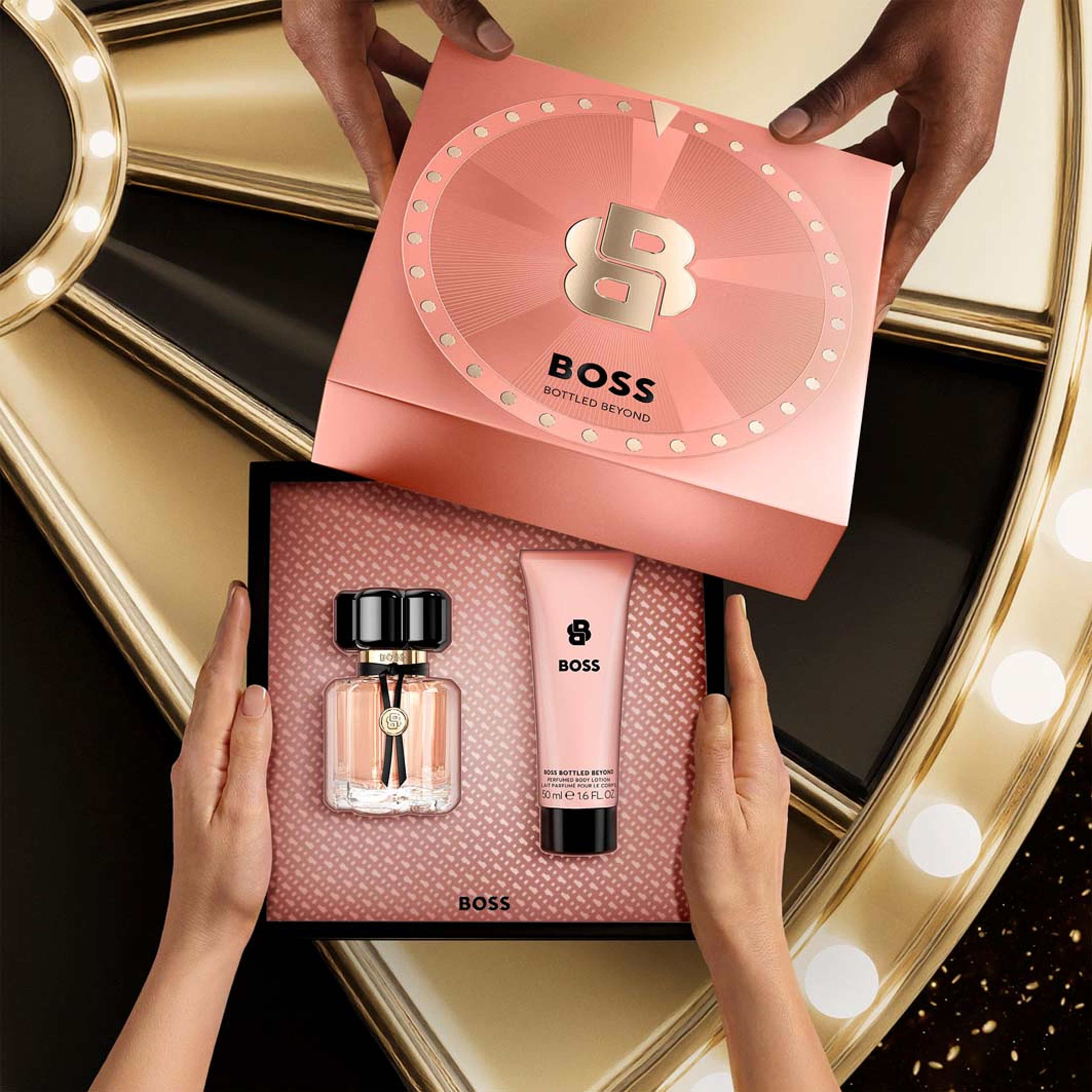 Gift Set Bottled Beyond for Her EdP 30 ml + Body Lotion 50 ml, från HUGO BOSS. Klicka för att öppna bilden i stort format