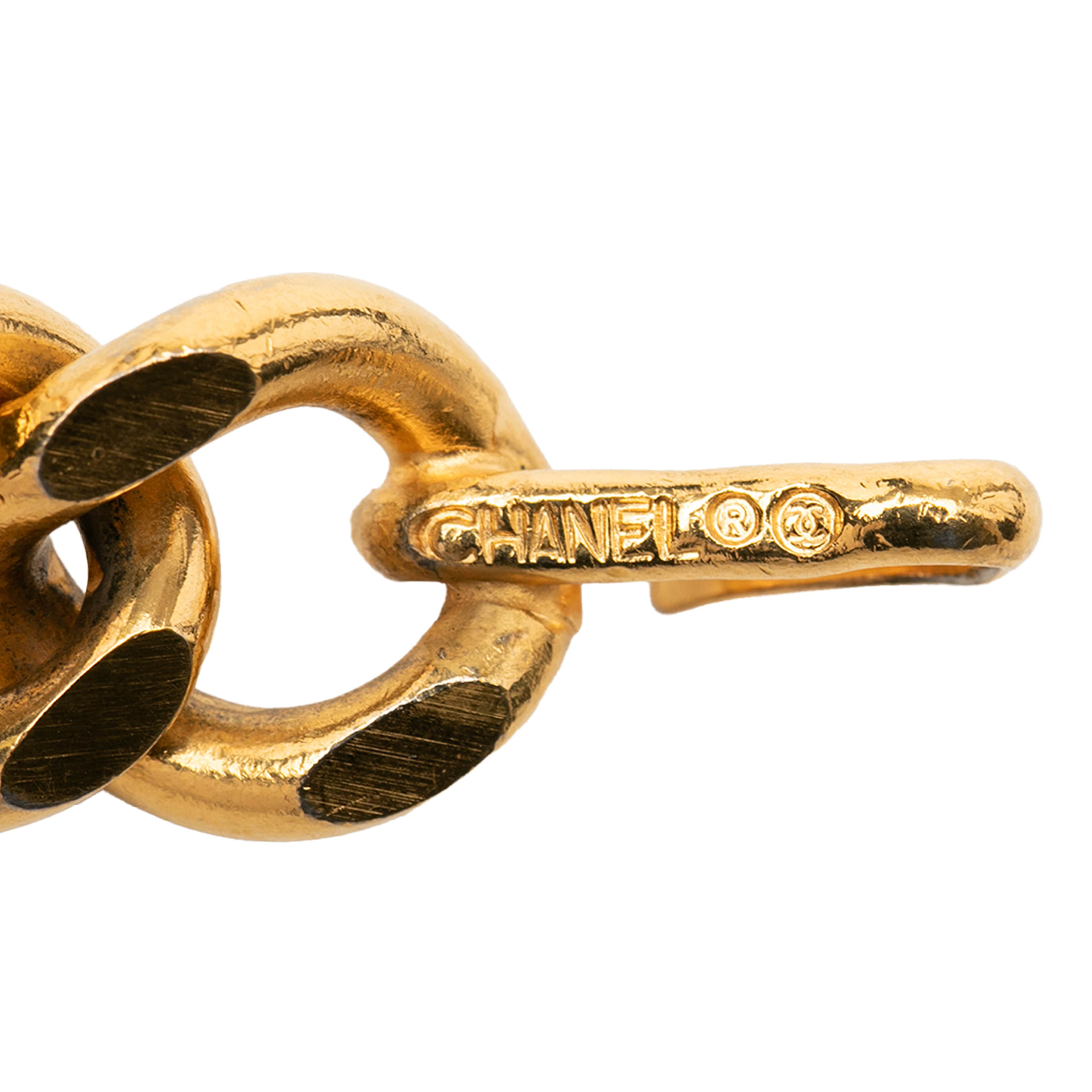 Chanel Cc Gold Plated 31 Rue Cambon Medallion Chain Belt, från Luxclusif, i färgen gold. Klicka för att öppna bilden i stort format