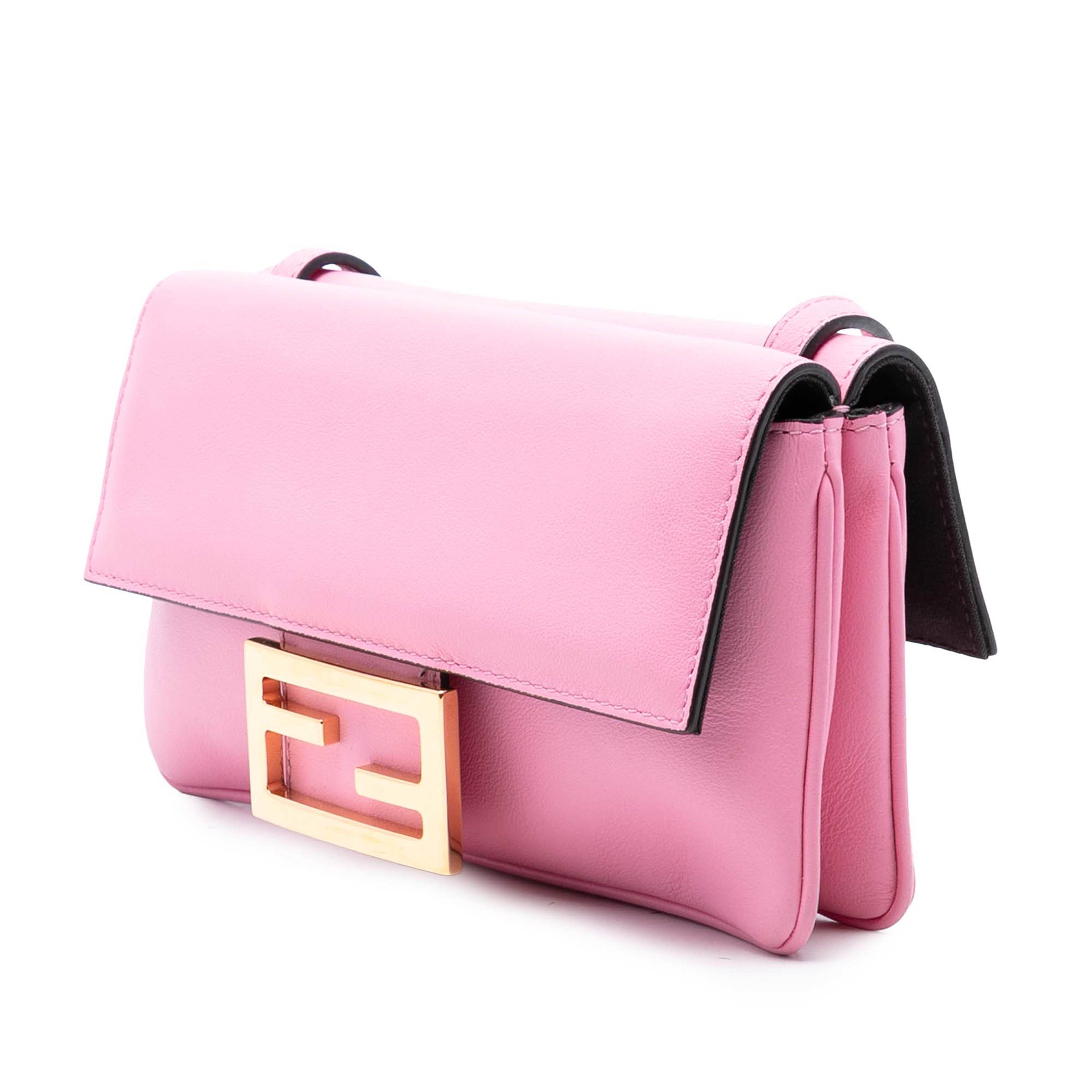Fendi Leather Duo Baguette Crossbody, från Luxclusif, i färgen pink. Klicka för att öppna bilden i stort format