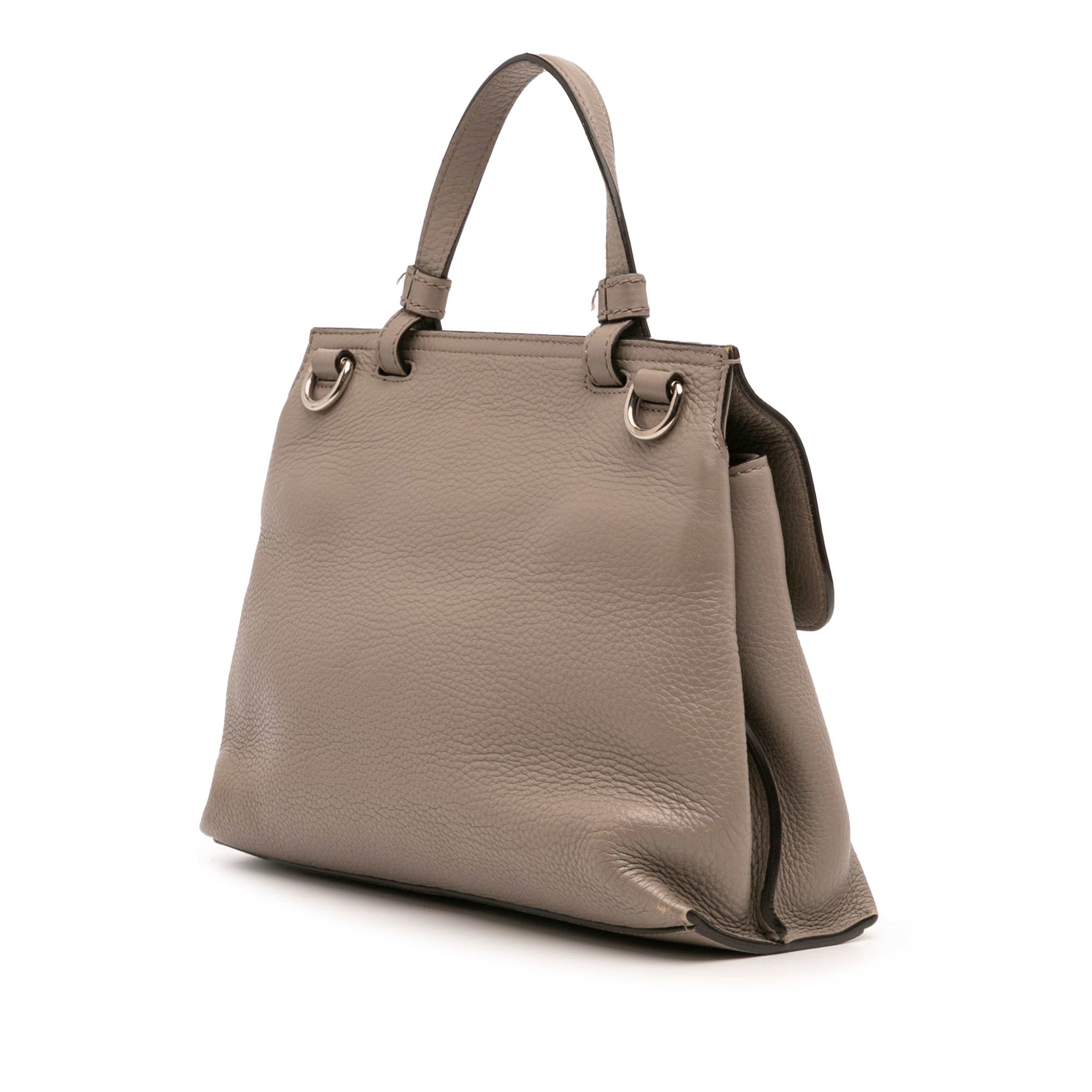 Gucci Small Leather Bamboo Daily Satchel, från Luxclusif, i färgen taupe. Klicka för att öppna bilden i stort format