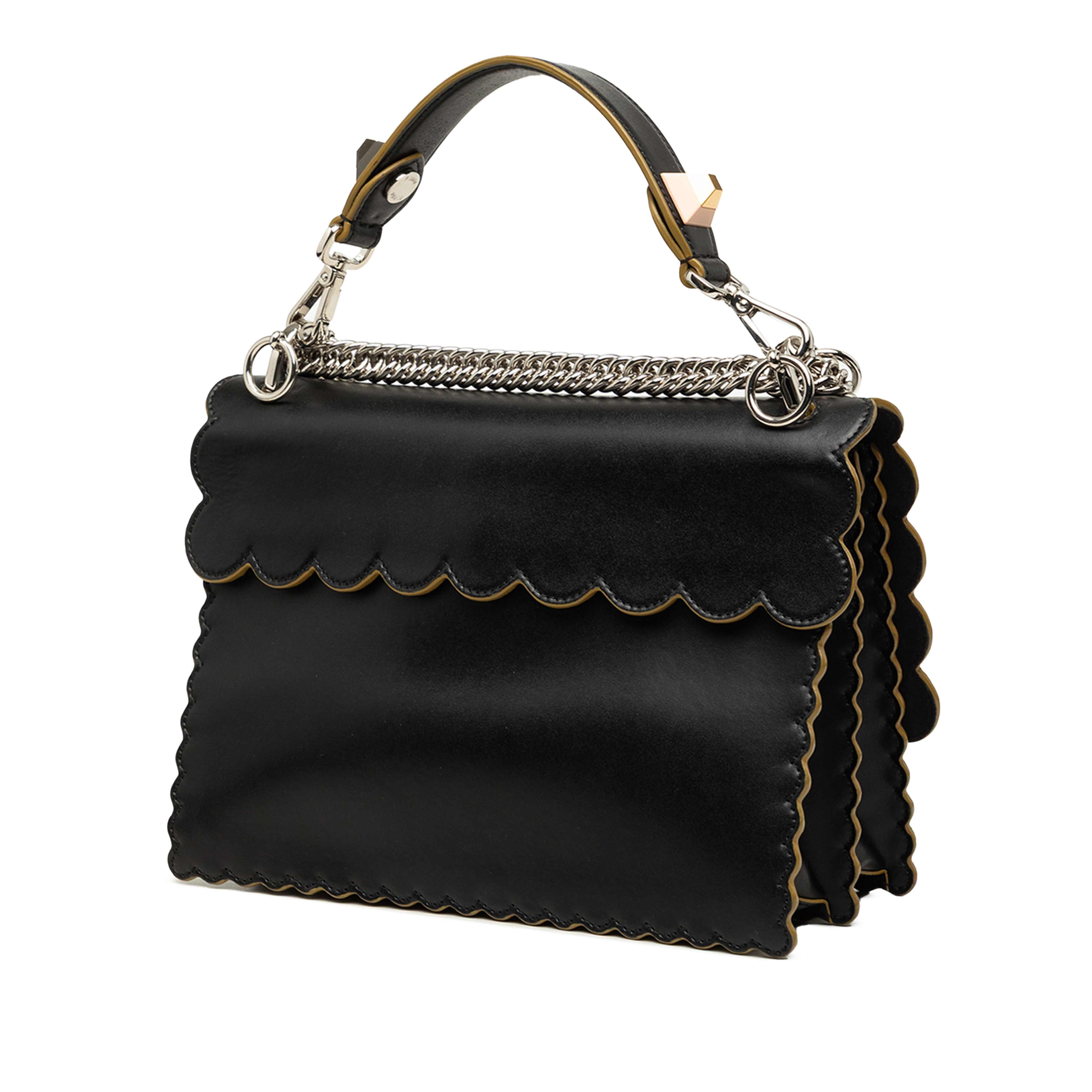 Fendi Medium Scalloped Leather Kan I Satchel, från Luxclusif, i färgen svart. Klicka för att öppna bilden i stort format