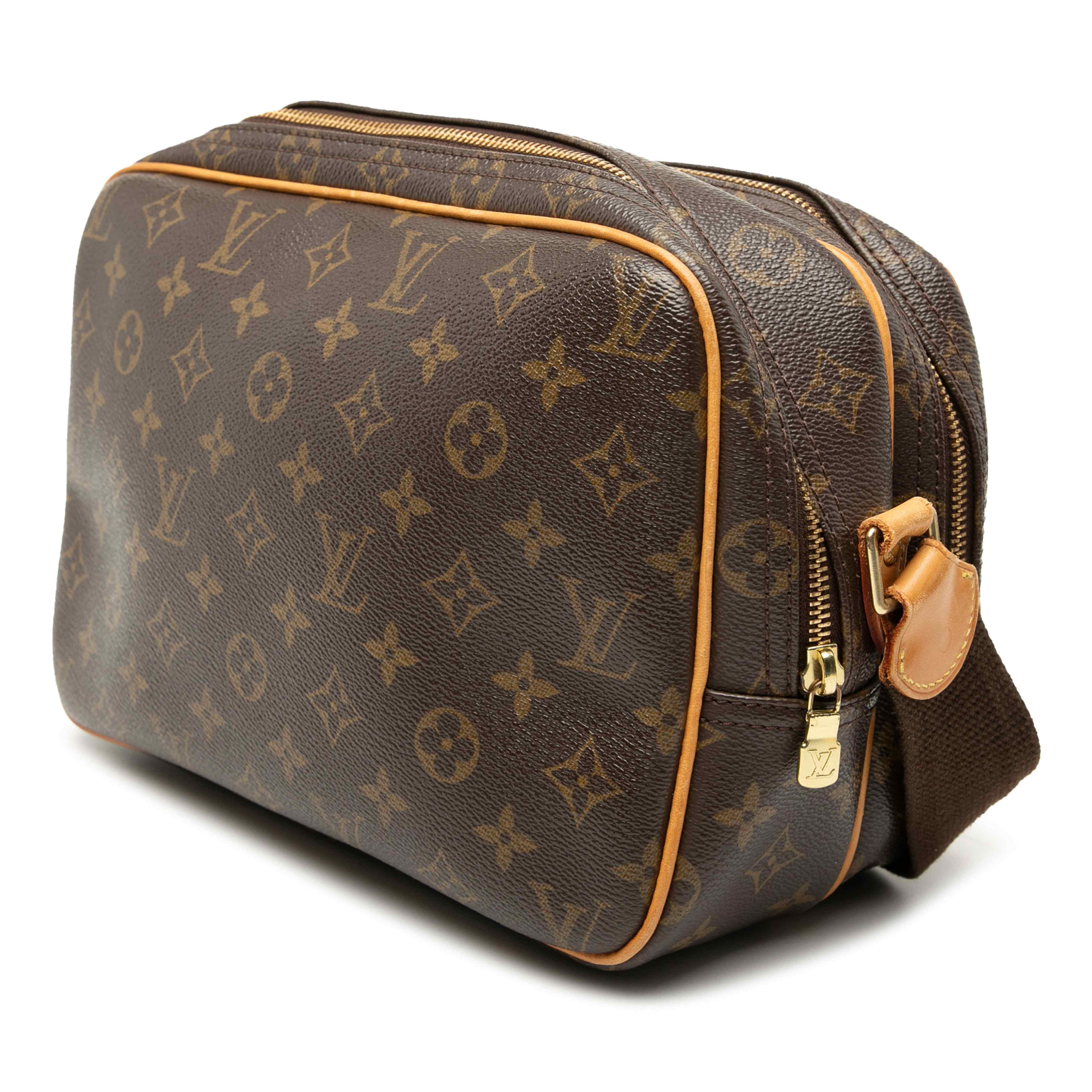 Louis Vuitton Monogram Reporter Pm, från Luxclusif, i färgen brun. Klicka för att öppna bilden i stort format