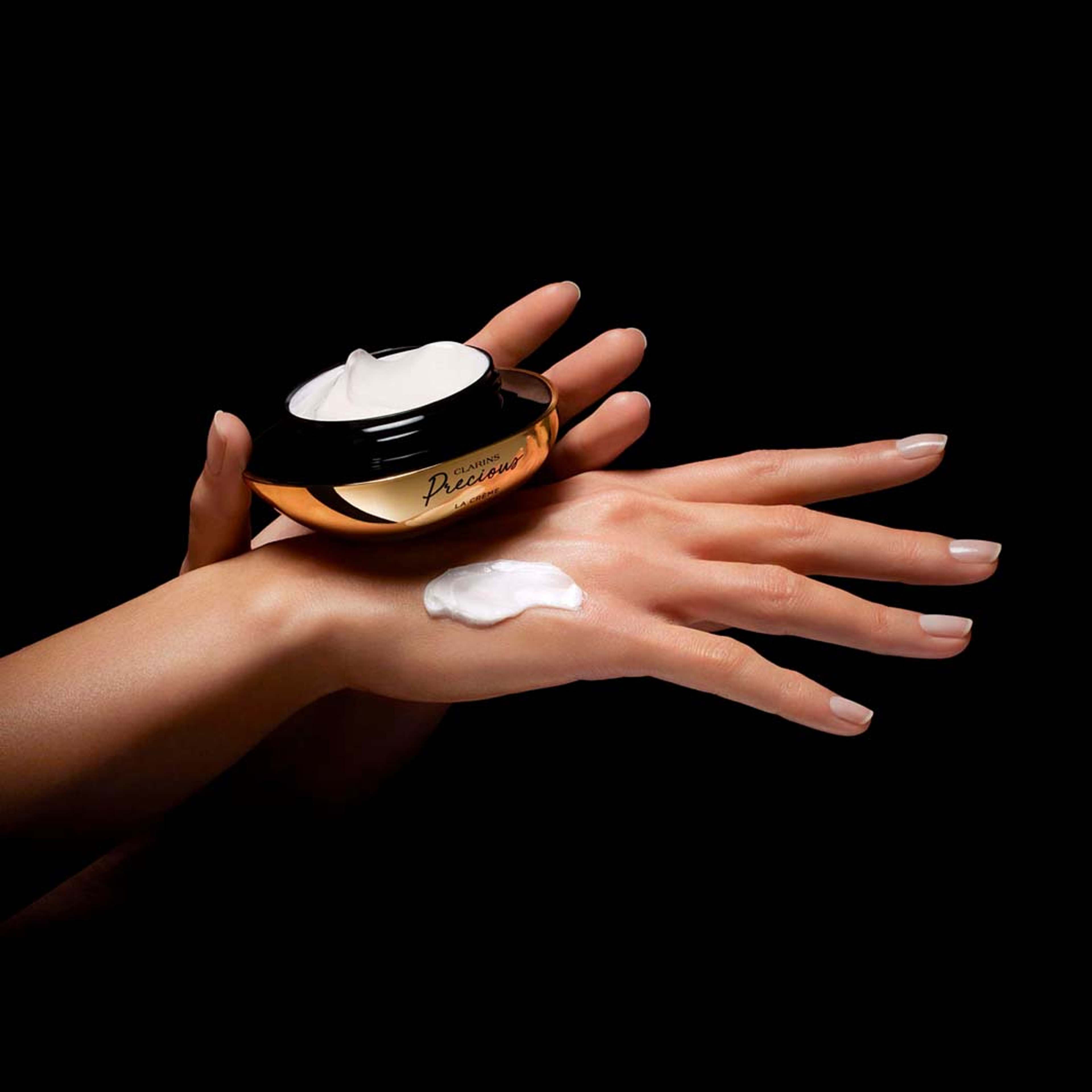 Precious La Crème Age-Defying Moisturiser, från Clarins. Klicka för att öppna bilden i stort format