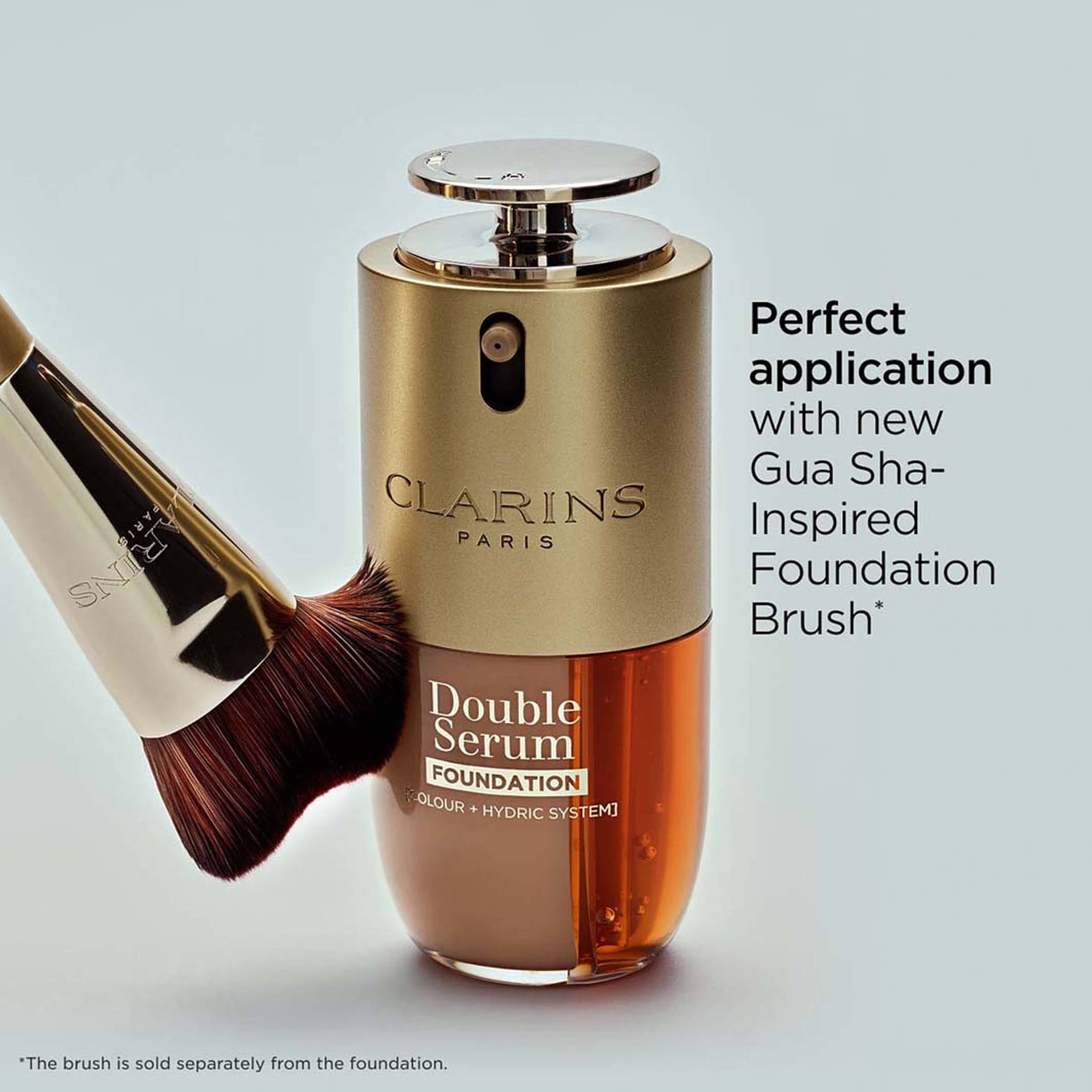 Double Serum Foundation, från Clarins, i färgen D3w. Klicka för att öppna bilden i stort format