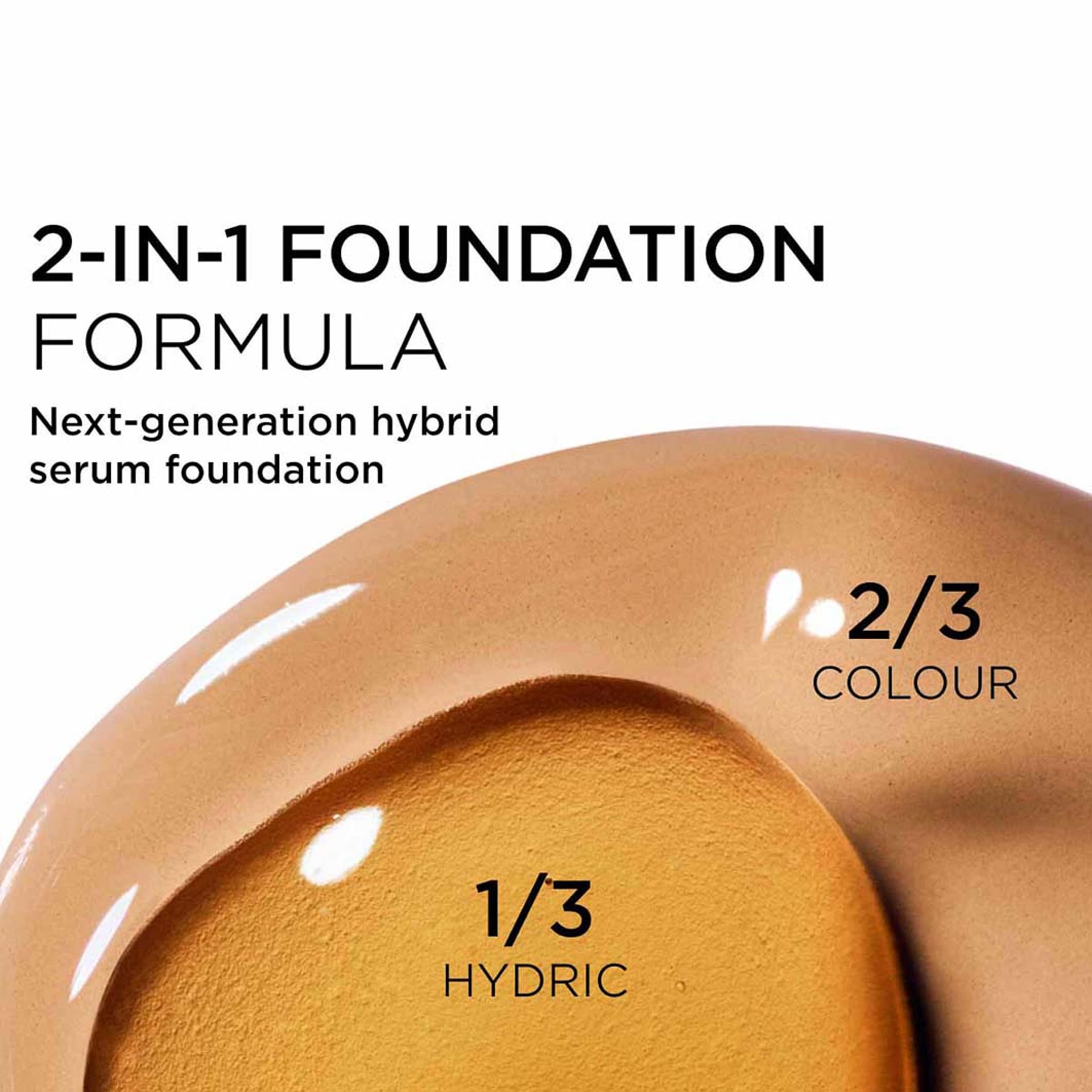 Double Serum Foundation, från Clarins, i färgen M3w. Klicka för att öppna bilden i stort format