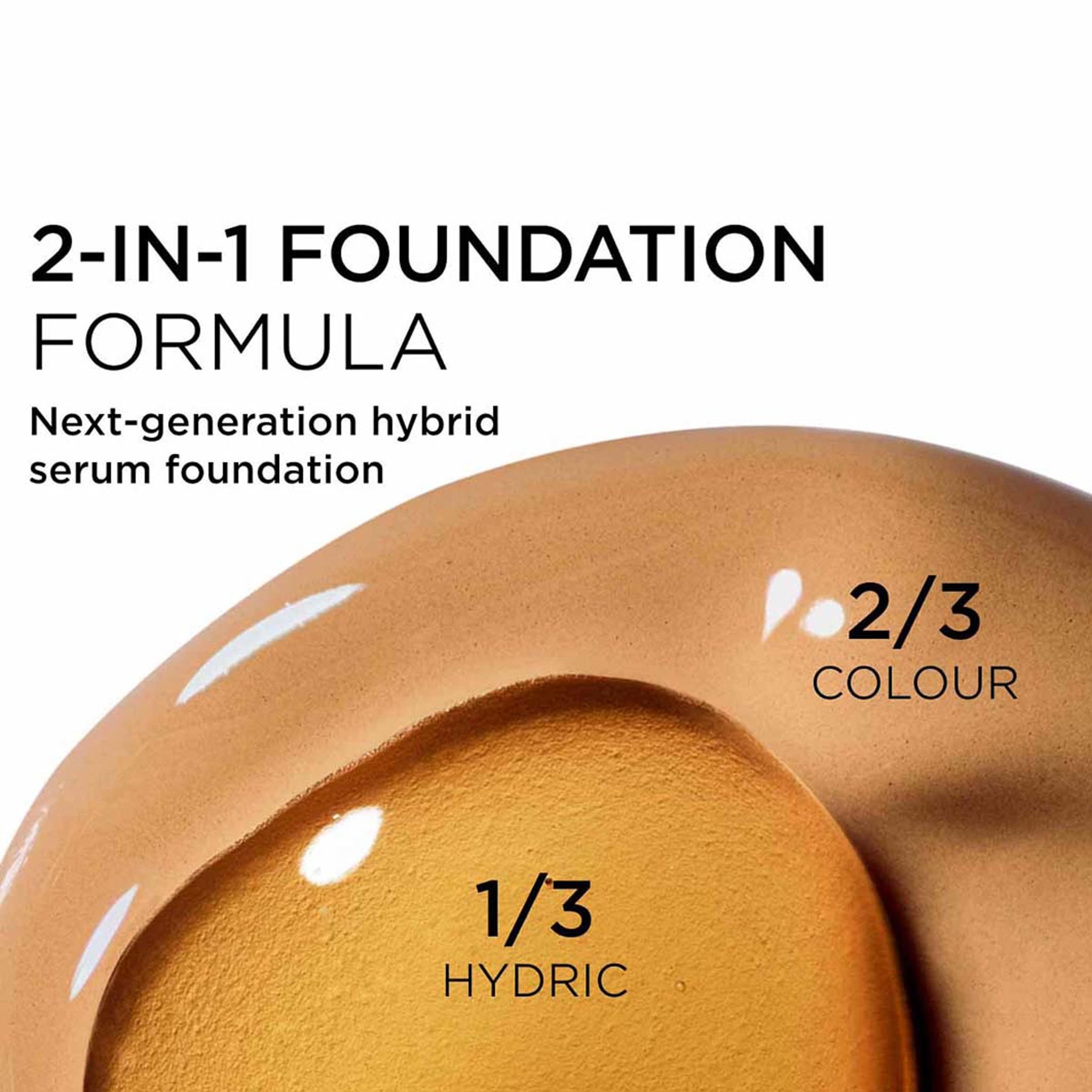 Double Serum Foundation, från Clarins, i färgen M6w. Klicka för att öppna bilden i stort format