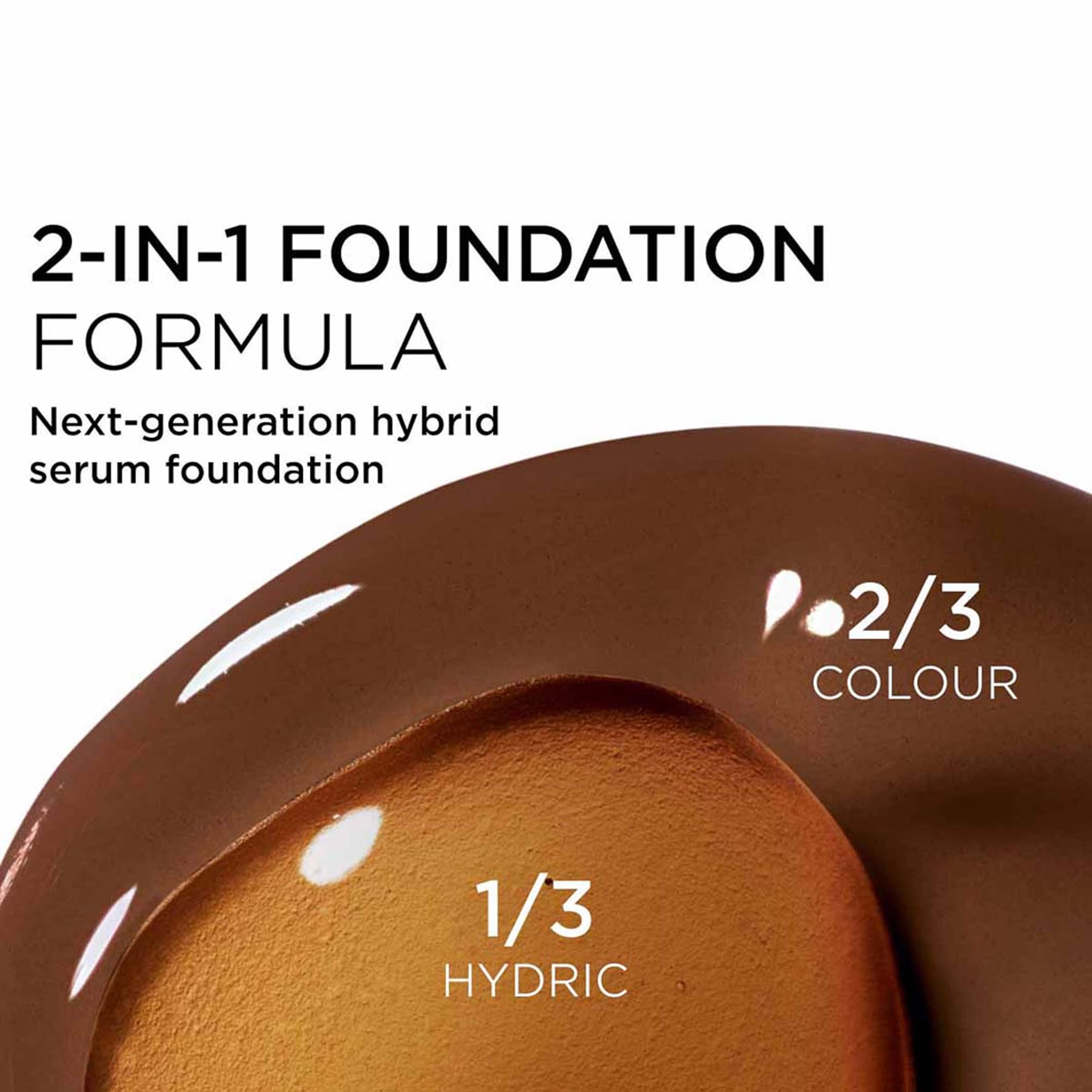 Double Serum Foundation, från Clarins, i färgen D4n. Klicka för att öppna bilden i stort format