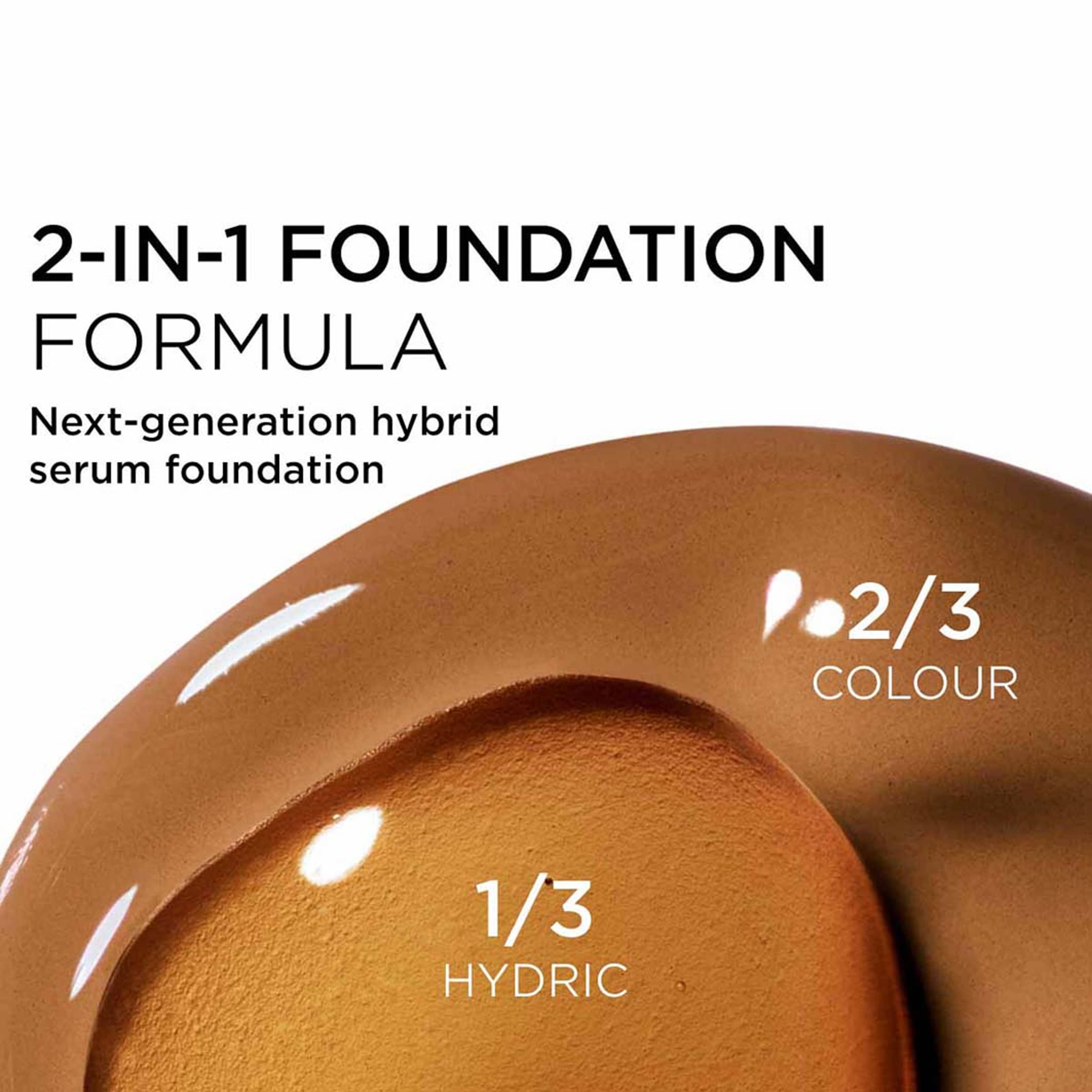 Double Serum Foundation, från Clarins, i färgen D4w. Klicka för att öppna bilden i stort format